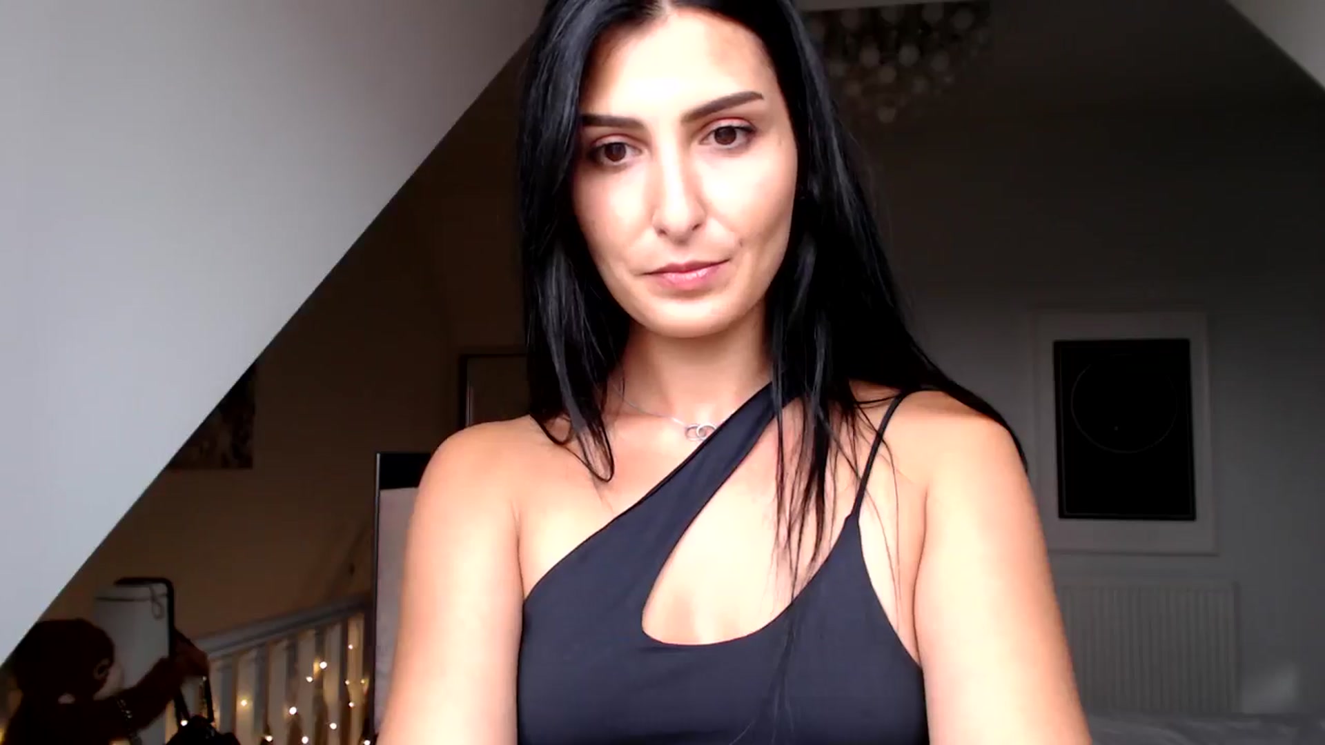 Gallery image thumbnail from Leyla2's myfreecams stream on, 09/05/2024, 12:38 image 4 of 20