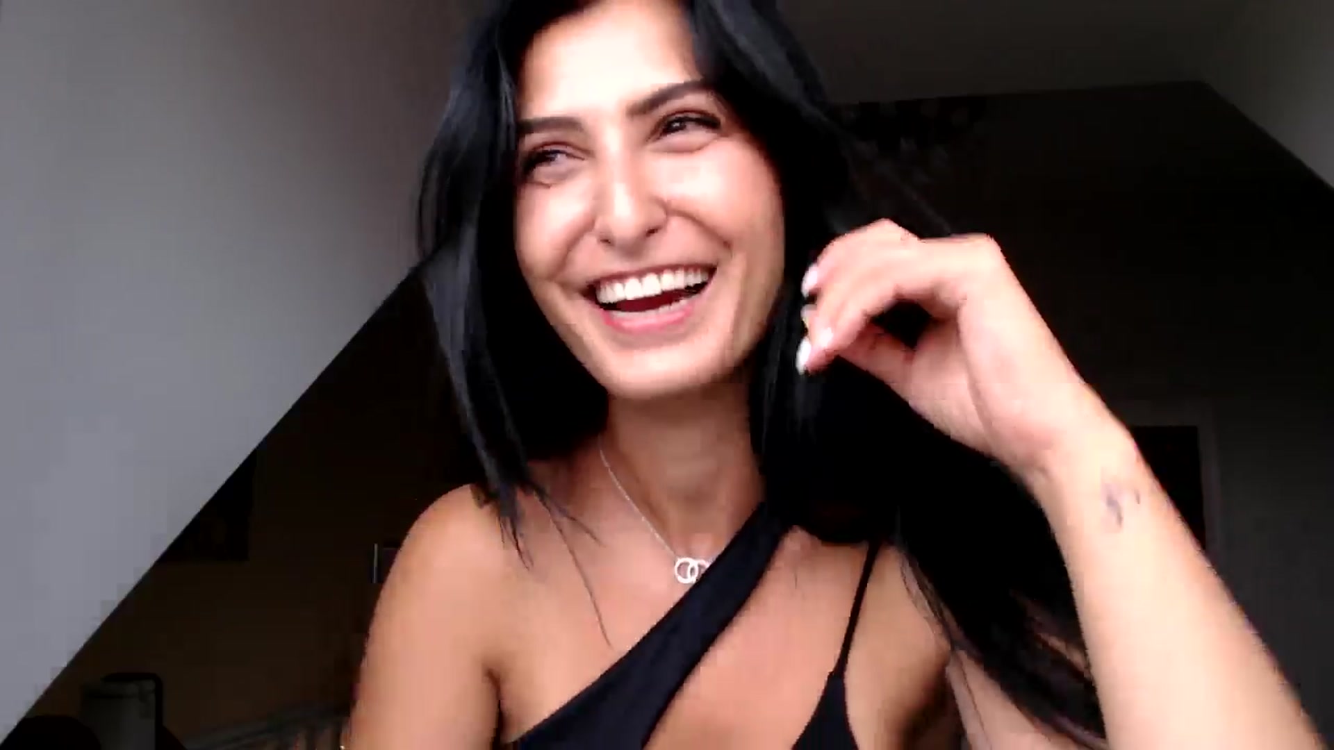 Gallery image thumbnail from Leyla2's myfreecams stream on, 09/05/2024, 12:38 image 8 of 20