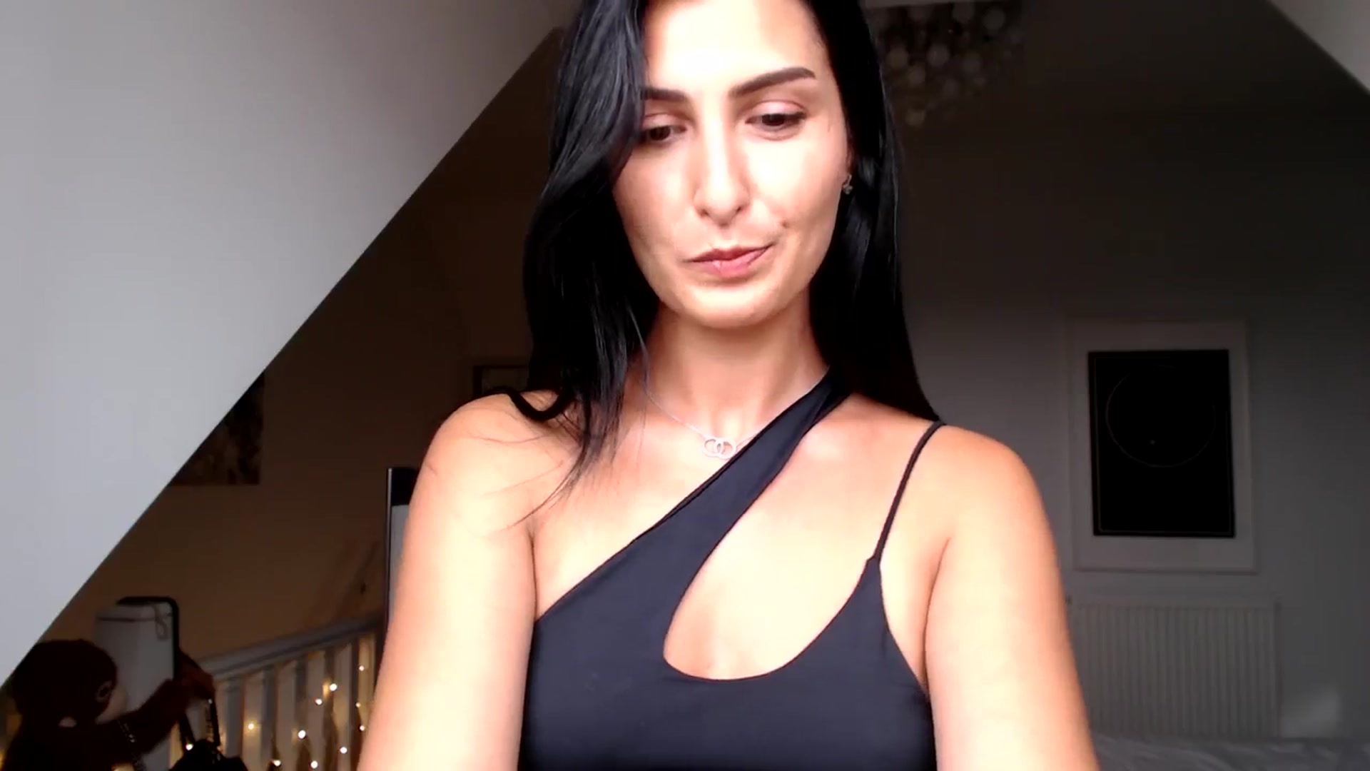 Gallery image thumbnail from Leyla2's myfreecams stream on, 09/05/2024, 12:38 image 6 of 20