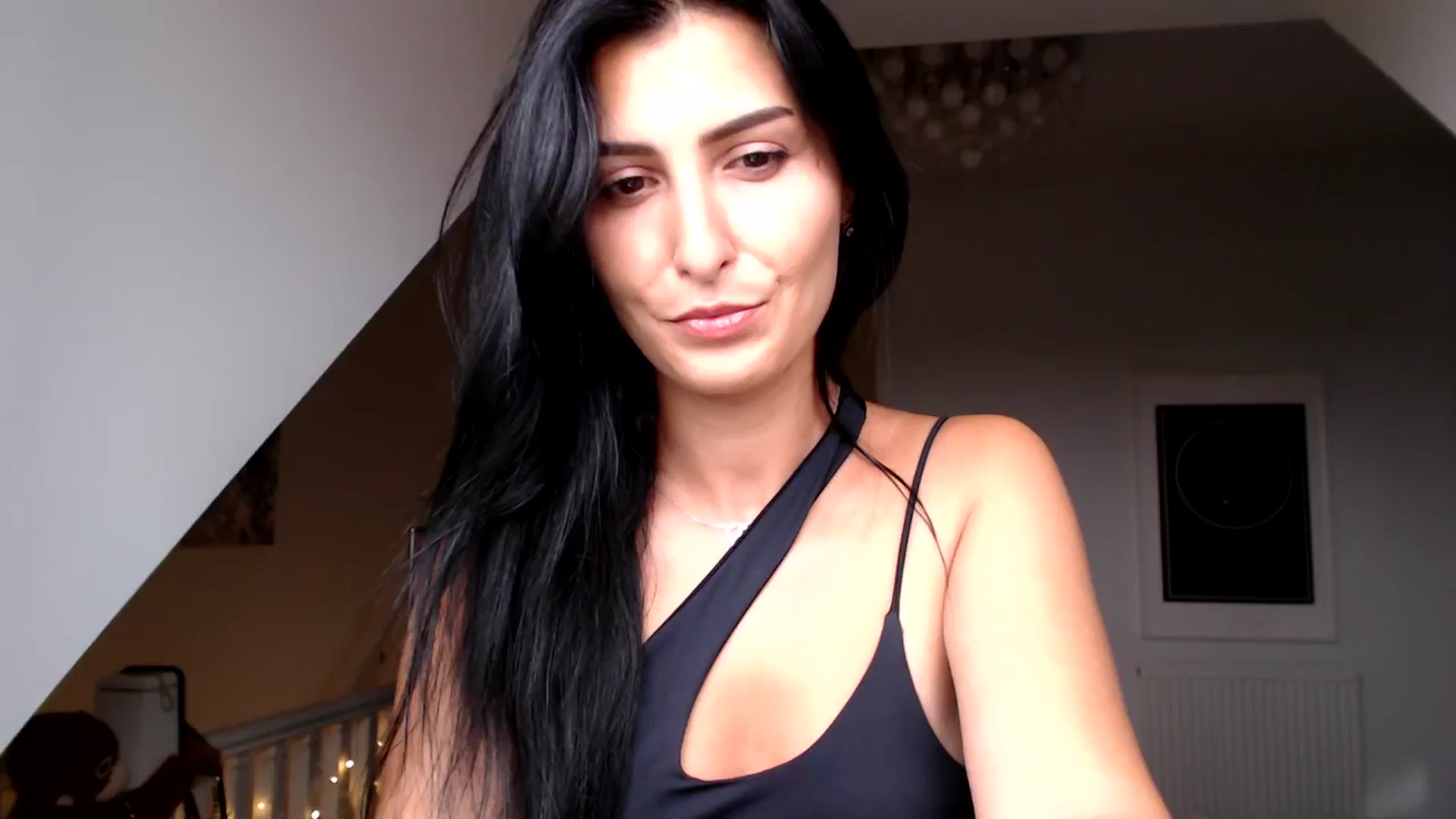 Gallery image thumbnail from Leyla2's myfreecams stream on, 09/05/2024, 12:38 image 11 of 20