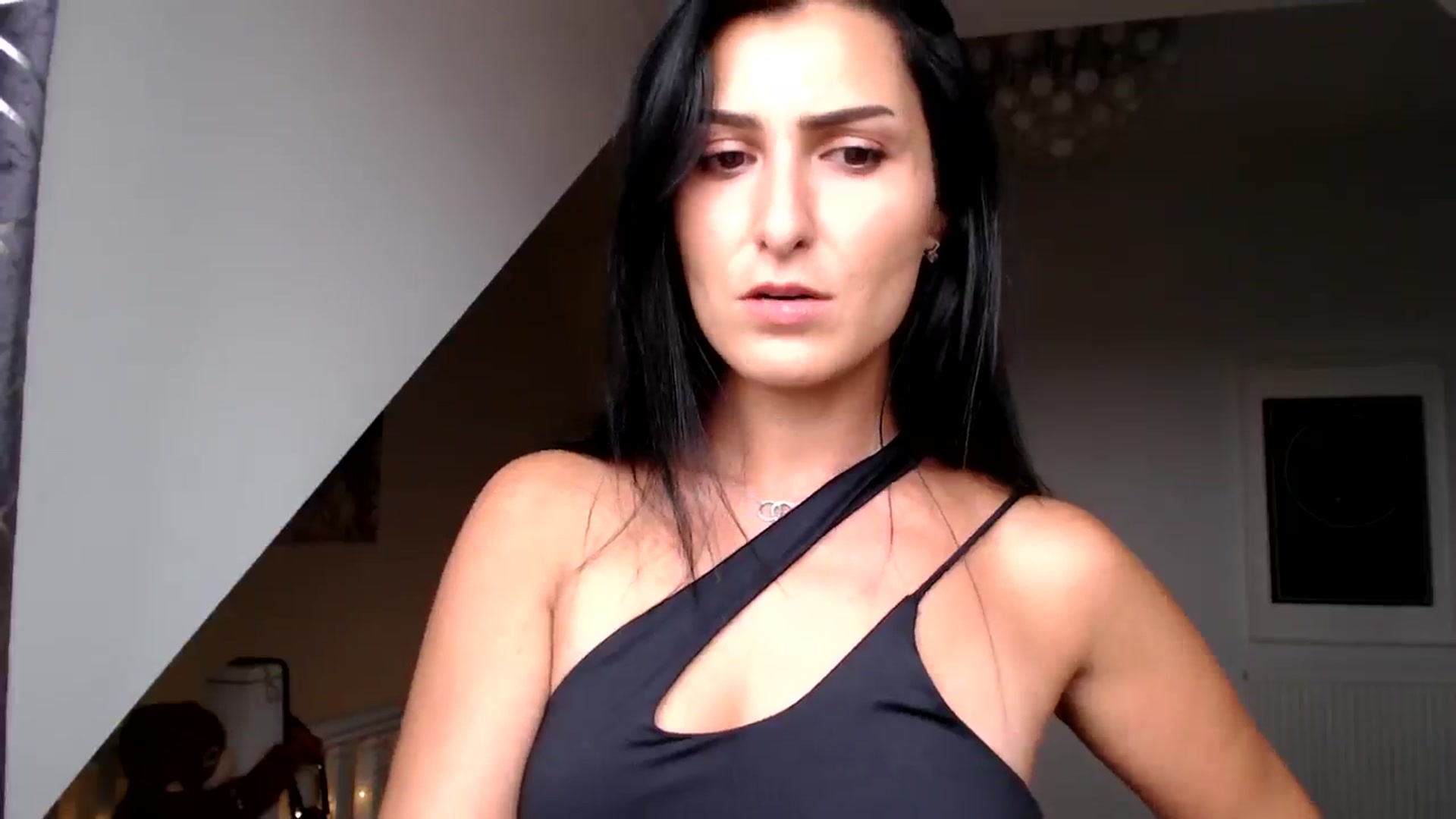 Gallery image thumbnail from Leyla2's myfreecams stream on, 09/05/2024, 13:51 image 20 of 20