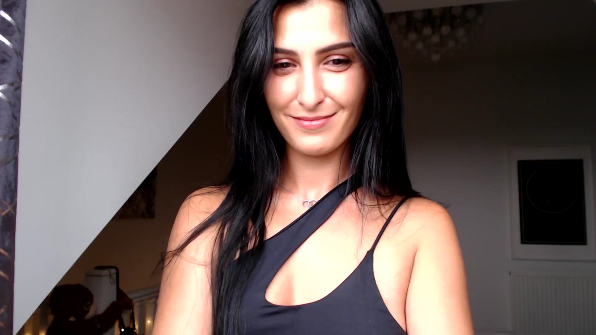 Gallery image thumbnail from Leyla2's myfreecams stream on, 09/05/2024, 13:51 image 11 of 20