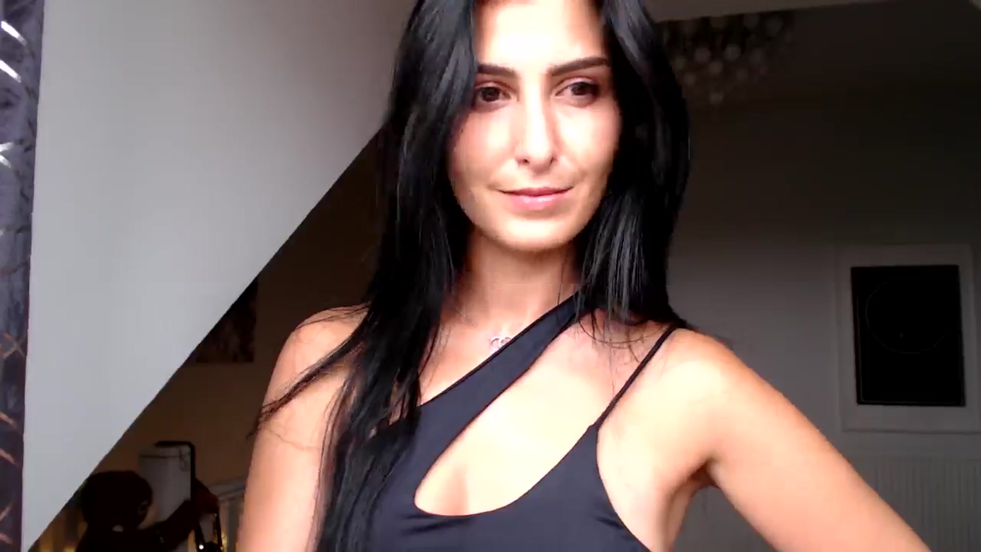 Gallery image thumbnail from Leyla2's myfreecams stream on, 09/05/2024, 13:51 image 10 of 20