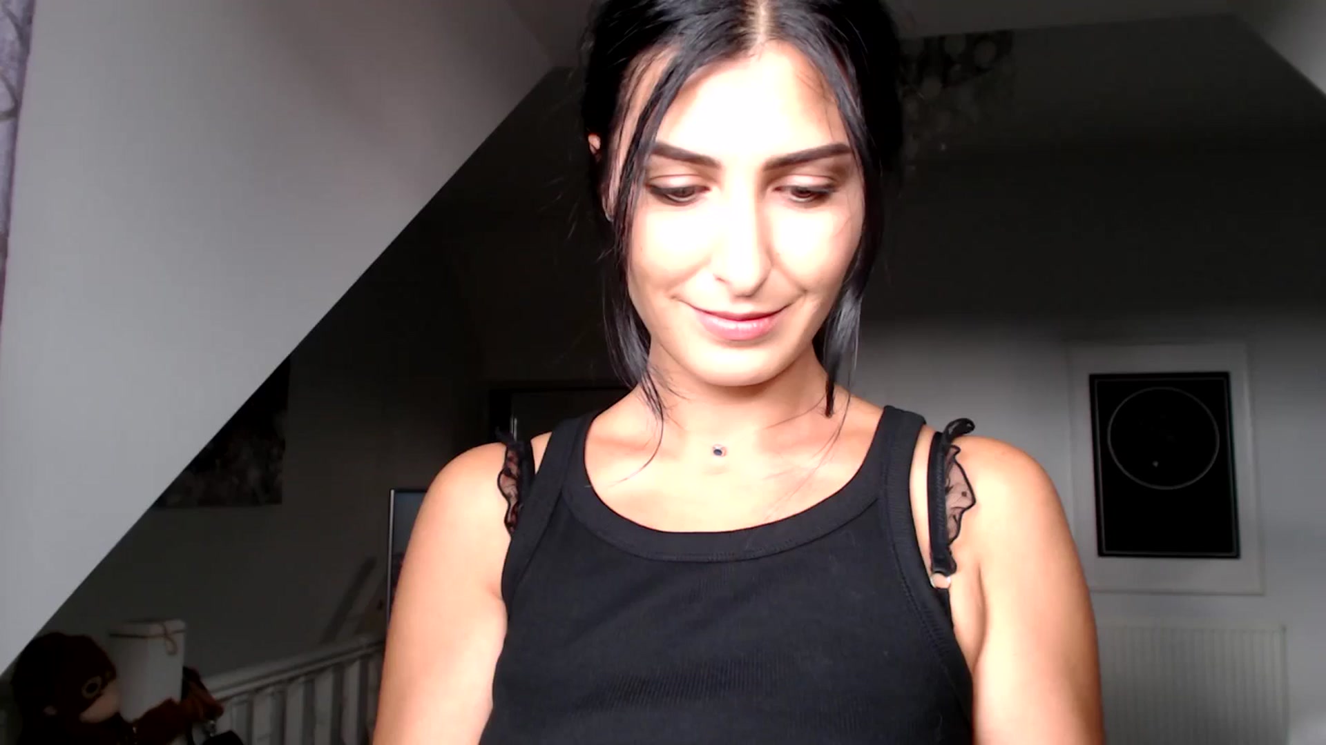 Gallery image thumbnail from Leyla2's myfreecams stream on, 09/11/2024, 13:02 image 1 of 20