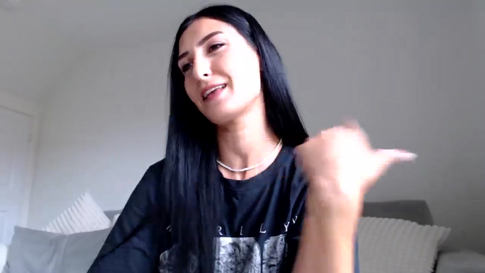 Gallery image thumbnail from Leyla2's myfreecams stream on, 09/12/2024, 10:19 image 16 of 20