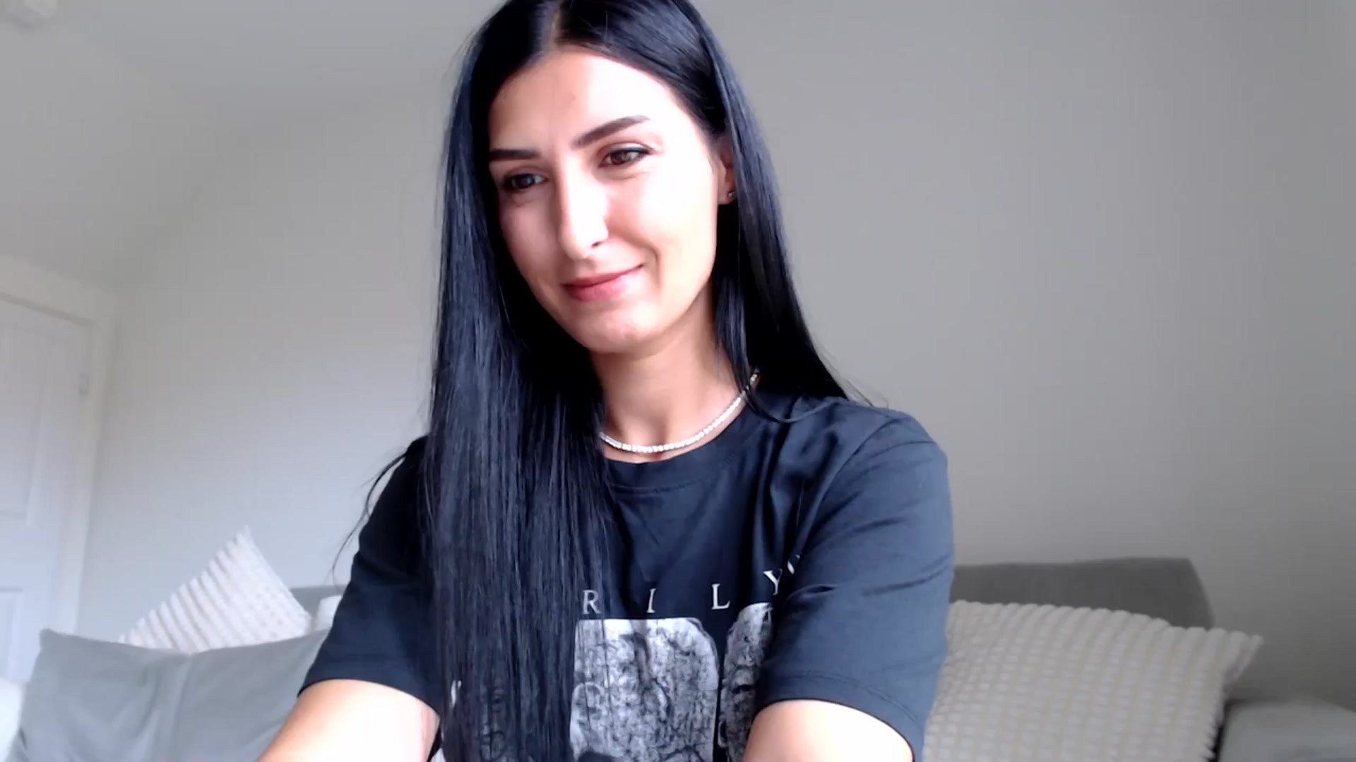 Gallery image thumbnail from Leyla2's myfreecams stream on, 09/12/2024, 10:19 image 3 of 20