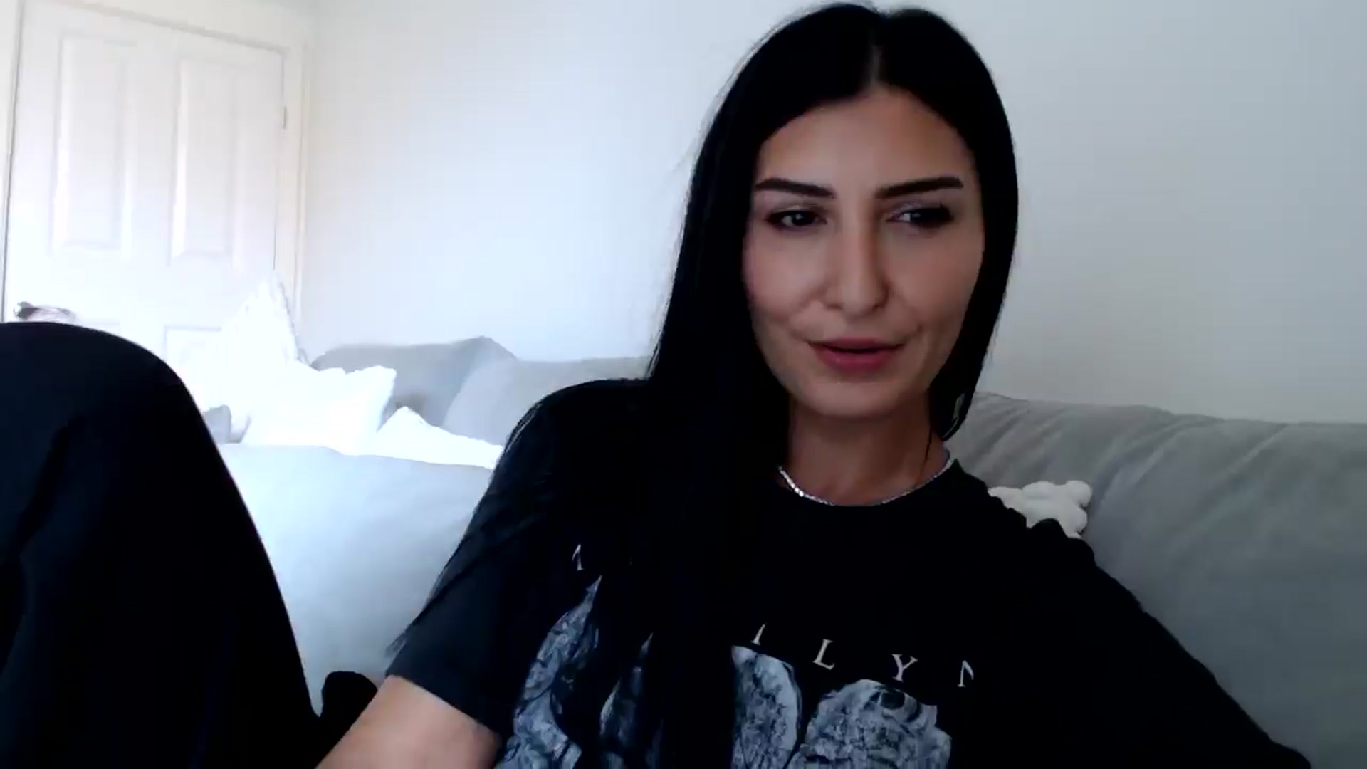 Gallery image thumbnail from Leyla2's myfreecams stream on, 09/12/2024, 11:05 image 15 of 20