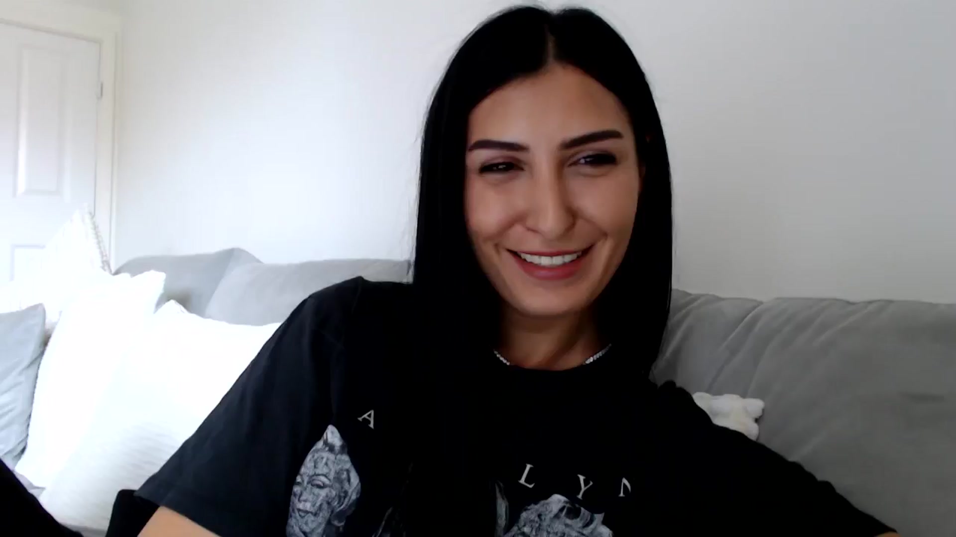 Gallery image thumbnail from Leyla2's myfreecams stream on, 09/12/2024, 11:05 image 18 of 20