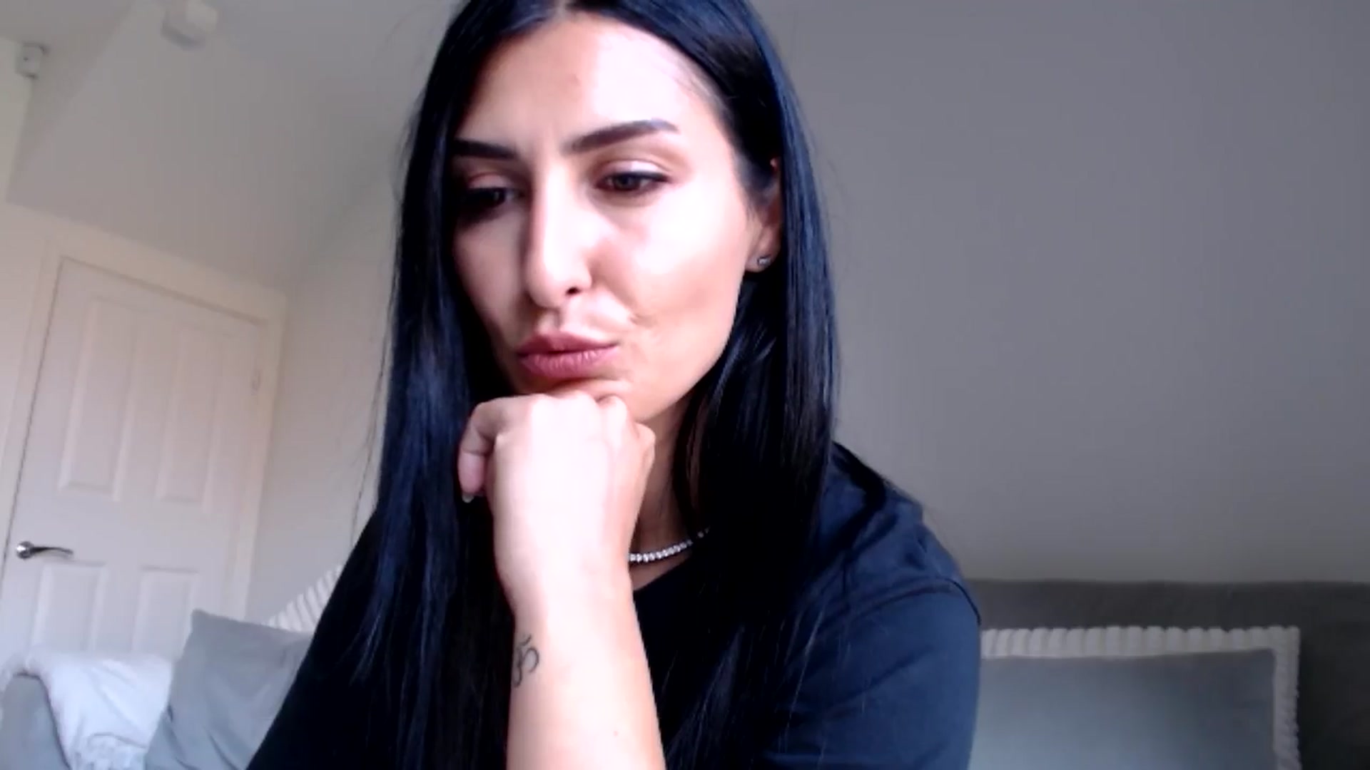 Gallery image thumbnail from Leyla2's myfreecams stream on, 09/12/2024, 13:09 image 10 of 20