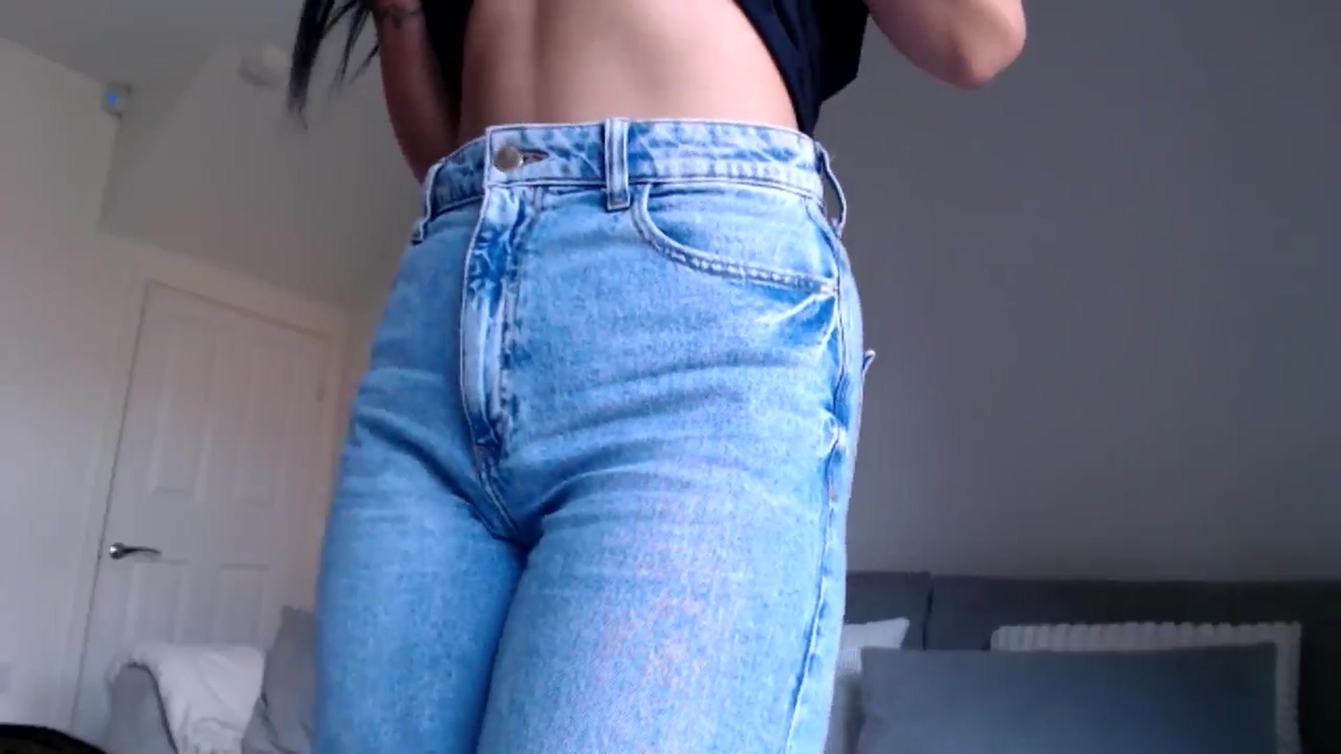 Gallery image thumbnail from Leyla2's myfreecams stream on, 09/12/2024, 13:09 image 15 of 20