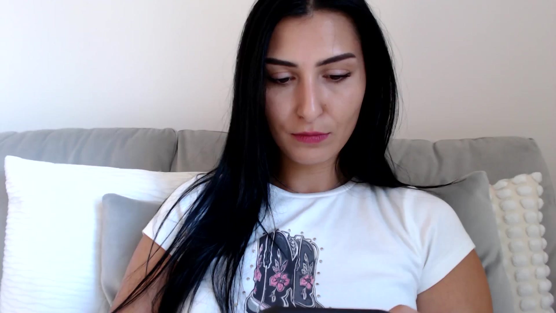 Gallery image thumbnail from Leyla2's myfreecams stream on, 09/16/2024, 11:49 image 17 of 20