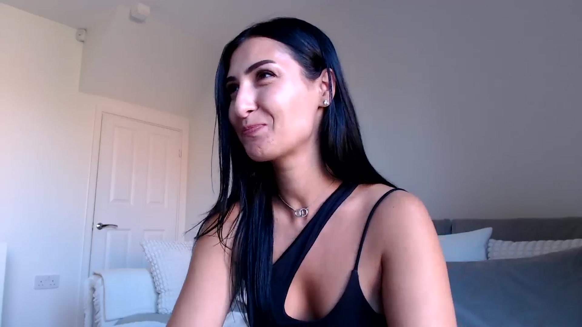Gallery image thumbnail from Leyla2's myfreecams stream on, 09/16/2024, 13:08 image 3 of 20