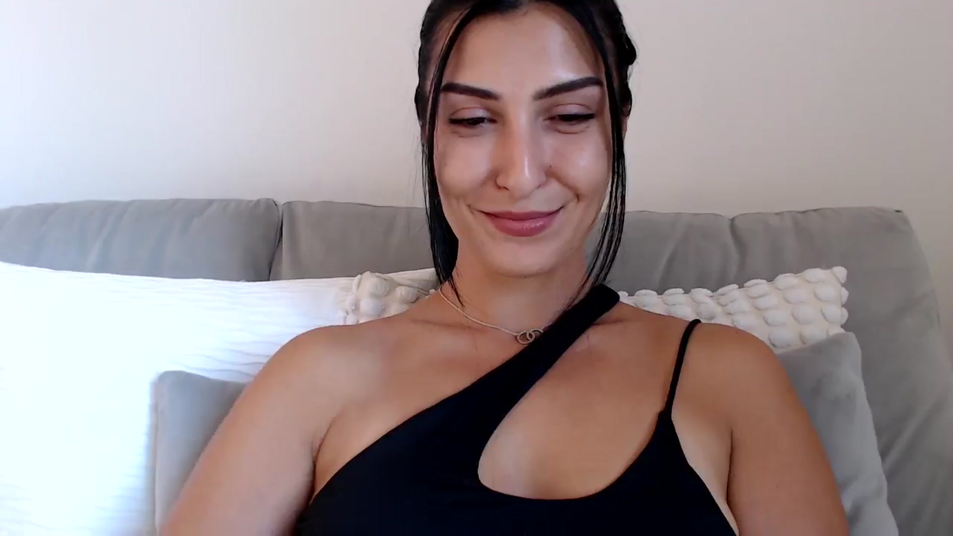 Gallery image thumbnail from Leyla2's myfreecams stream on, 09/16/2024, 13:08 image 16 of 20