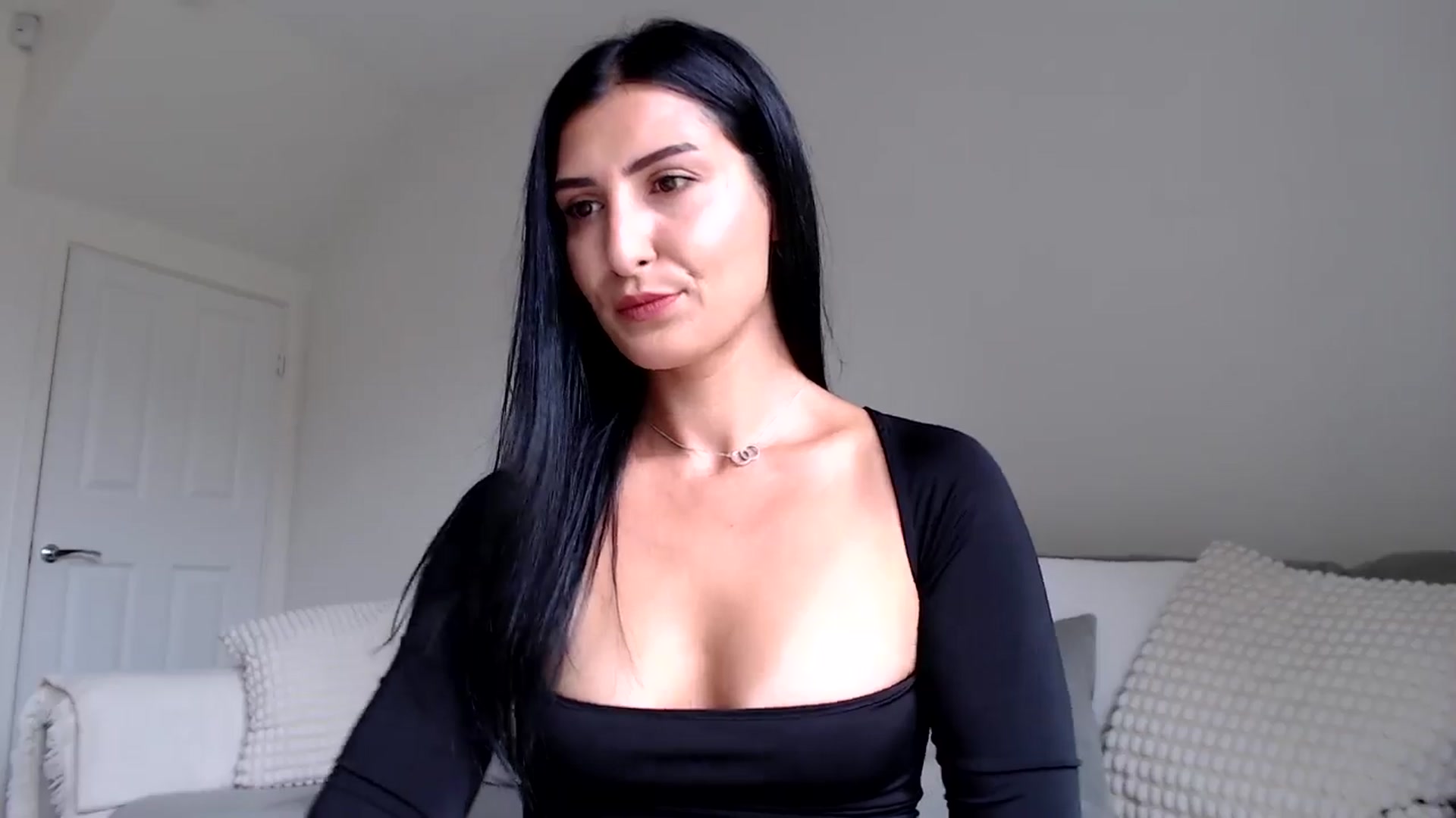 Gallery image thumbnail from Leyla2's myfreecams stream on, 09/19/2024, 09:40 image 15 of 20