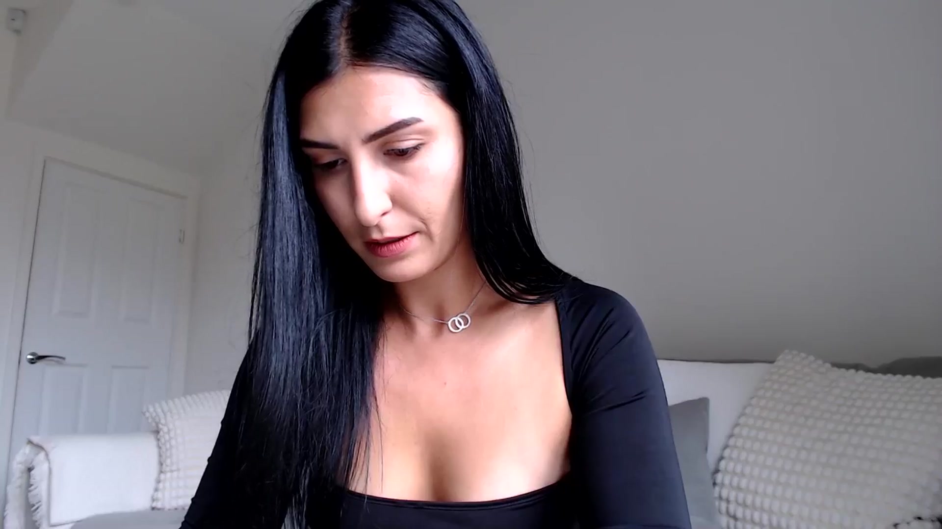 Gallery image thumbnail from Leyla2's myfreecams stream on, 09/19/2024, 09:40 image 18 of 20