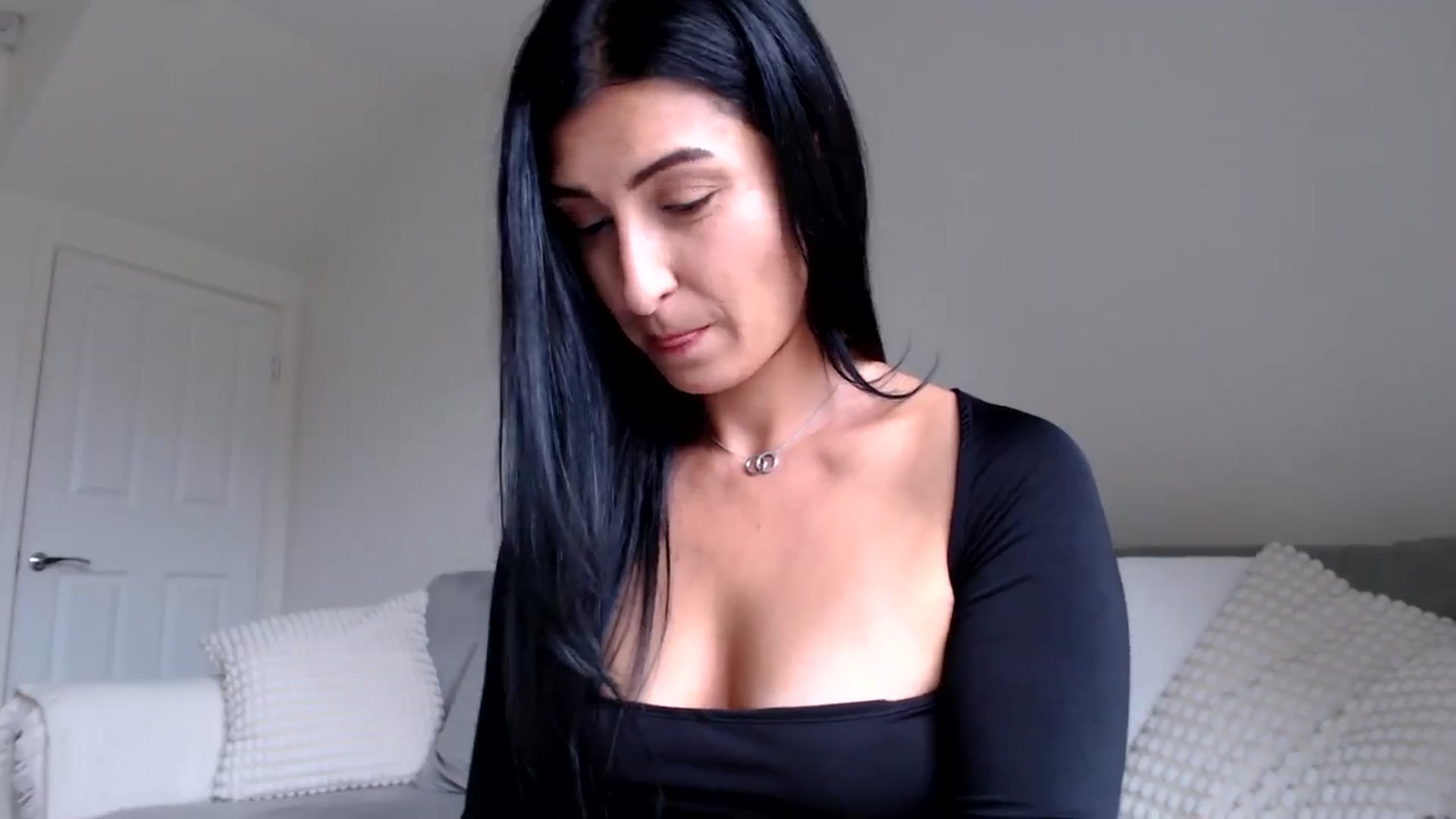 Gallery image thumbnail from Leyla2's myfreecams stream on, 09/19/2024, 11:13 image 17 of 20