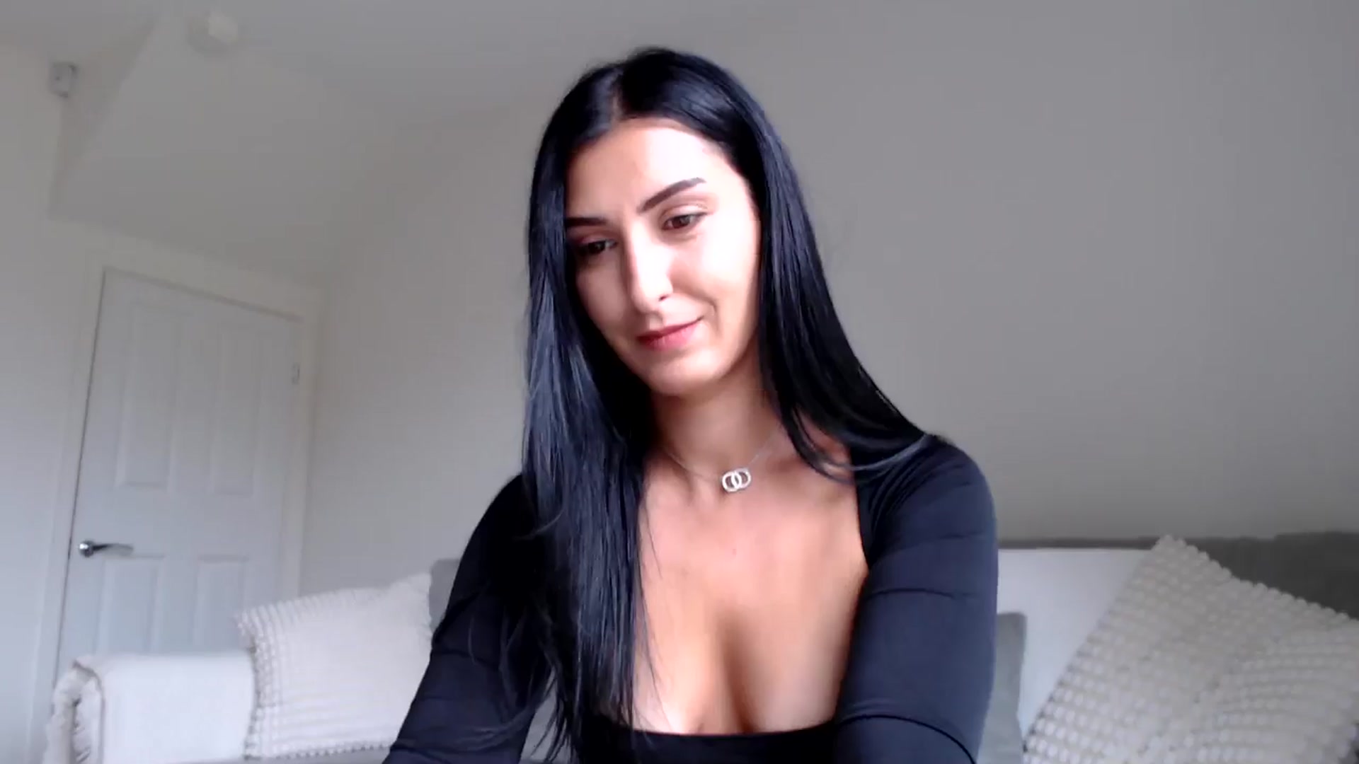 Gallery image thumbnail from Leyla2's myfreecams stream on, 09/19/2024, 11:13 image 4 of 20