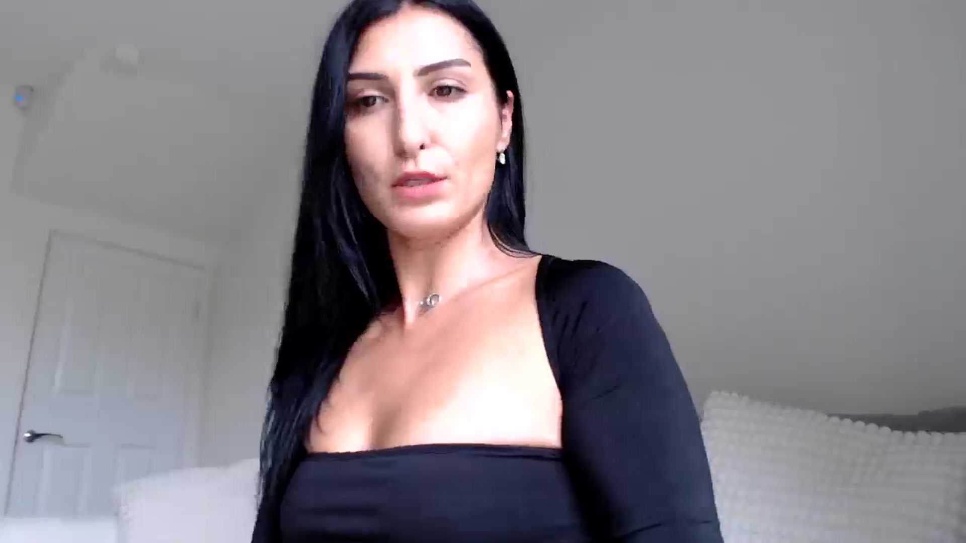 Gallery image thumbnail from Leyla2's myfreecams stream on, 09/19/2024, 12:31 image 5 of 20