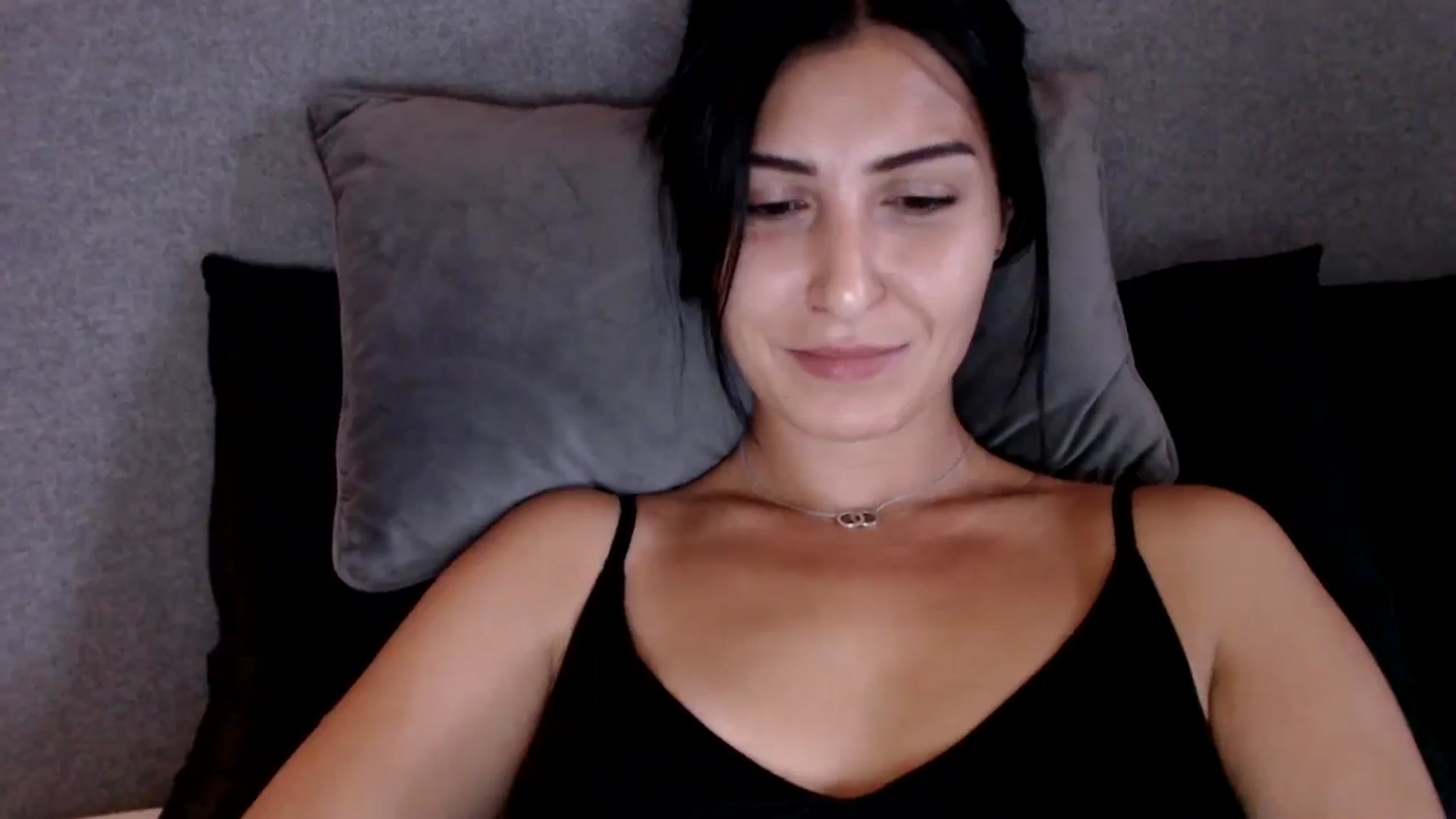 Gallery image thumbnail from Leyla2's myfreecams stream on, 09/20/2024, 09:43 image 10 of 20