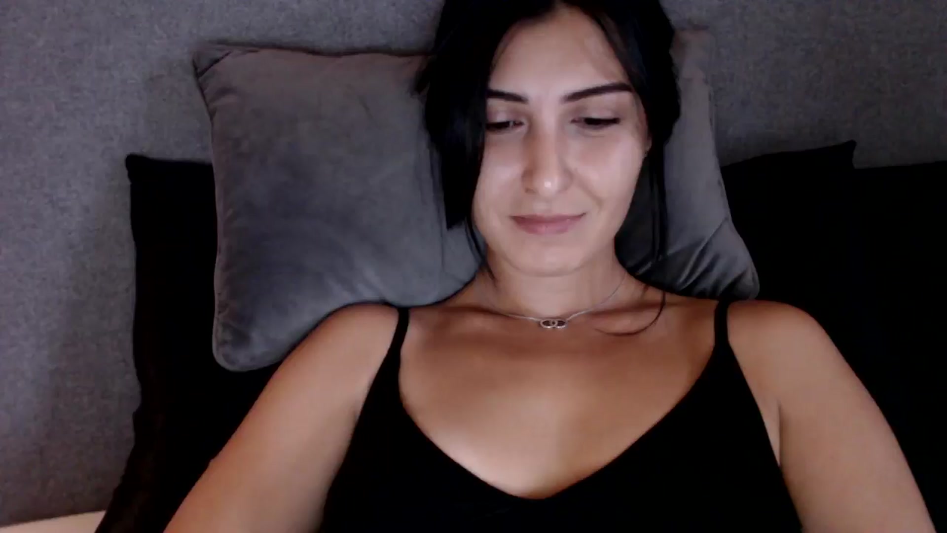 Gallery image thumbnail from Leyla2's myfreecams stream on, 09/20/2024, 09:43 image 15 of 20