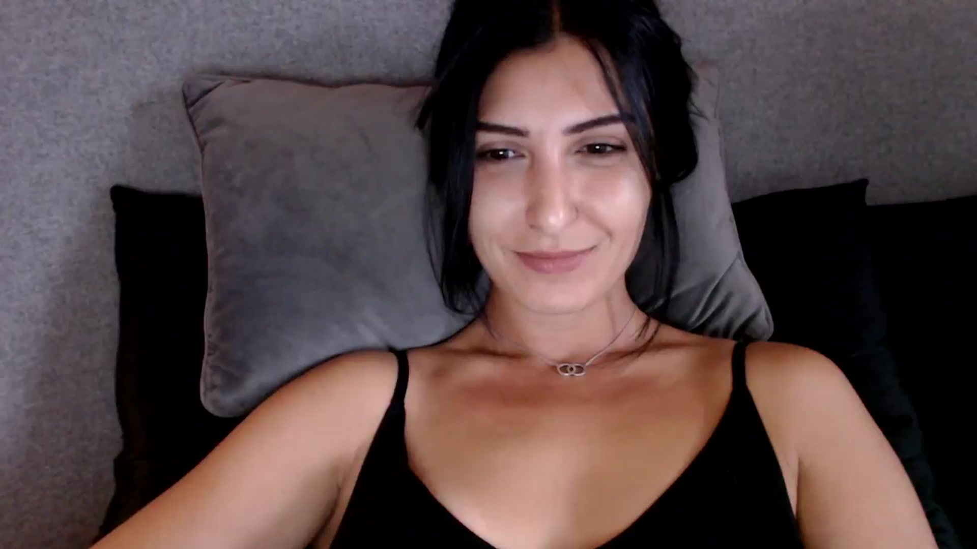 Gallery image thumbnail from Leyla2's myfreecams stream on, 09/20/2024, 09:43 image 20 of 20