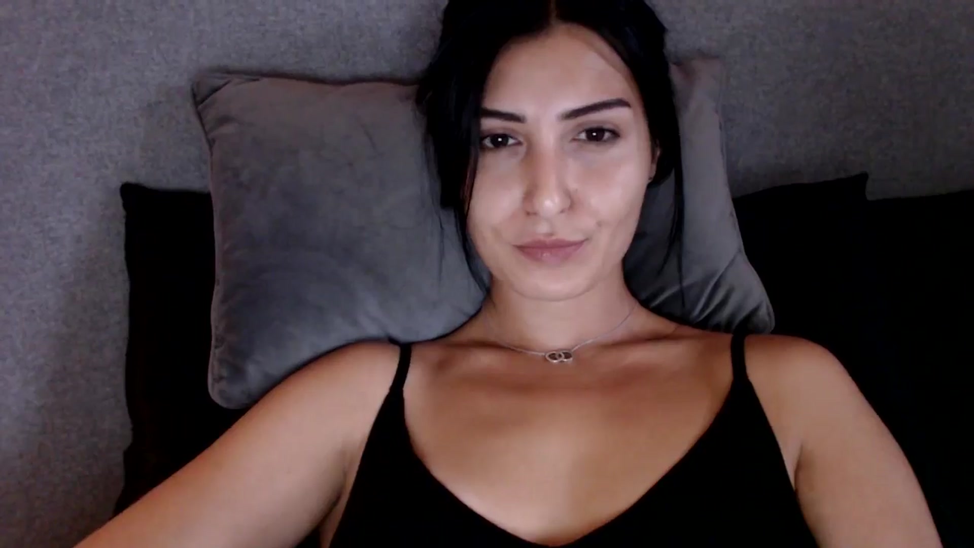 Gallery image thumbnail from Leyla2's myfreecams stream on, 09/20/2024, 09:43 image 9 of 20