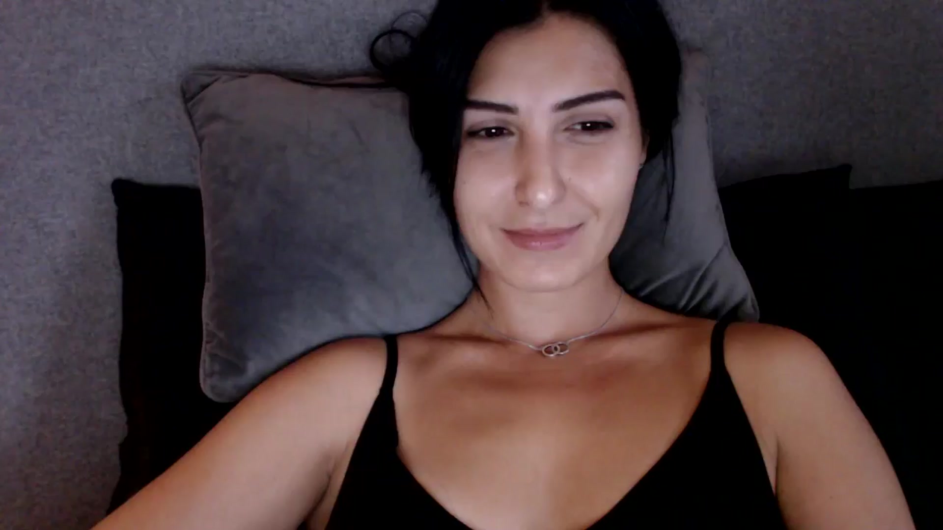 Gallery image thumbnail from Leyla2's myfreecams stream on, 09/20/2024, 09:43 image 1 of 20