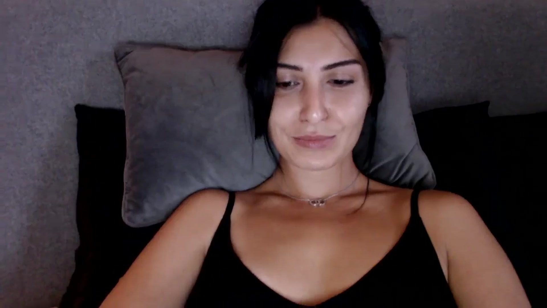 Gallery image thumbnail from Leyla2's myfreecams stream on, 09/20/2024, 09:43 image 13 of 20