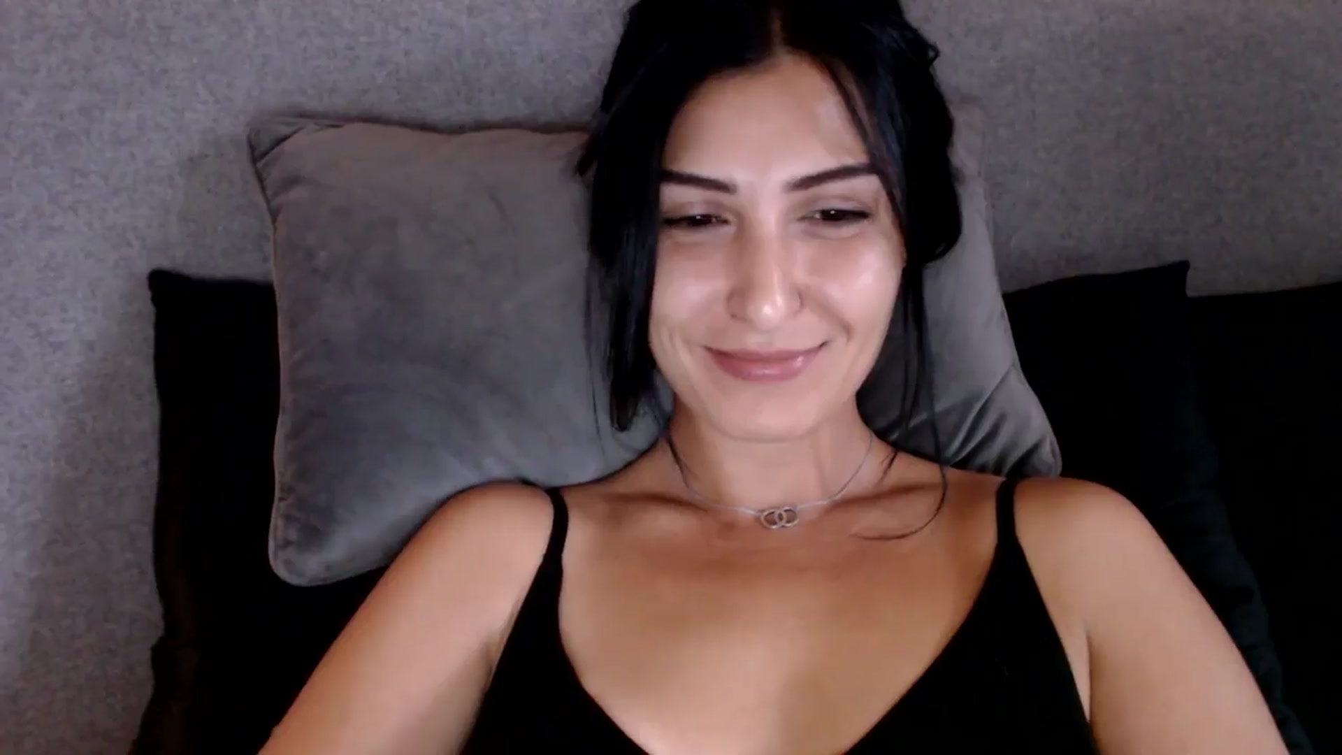 Gallery image thumbnail from Leyla2's myfreecams stream on, 09/20/2024, 09:43 image 18 of 20