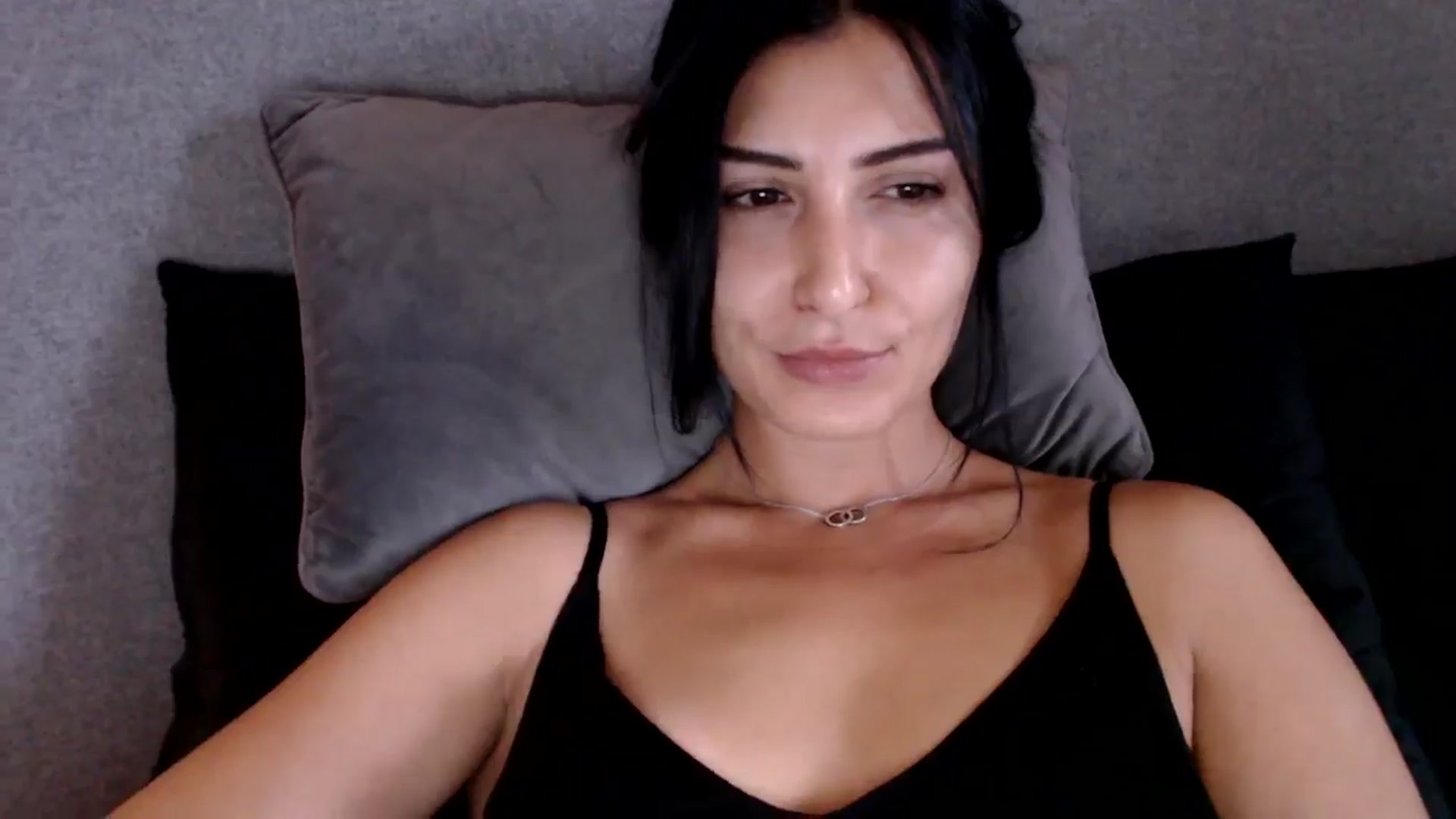 Gallery image thumbnail from Leyla2's myfreecams stream on, 09/20/2024, 09:43 image 19 of 20