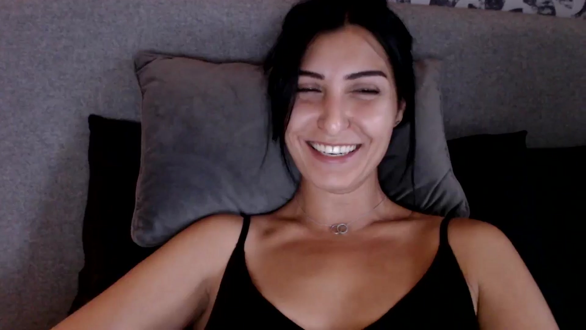Gallery image thumbnail from Leyla2's myfreecams stream on, 09/20/2024, 09:43 image 12 of 20