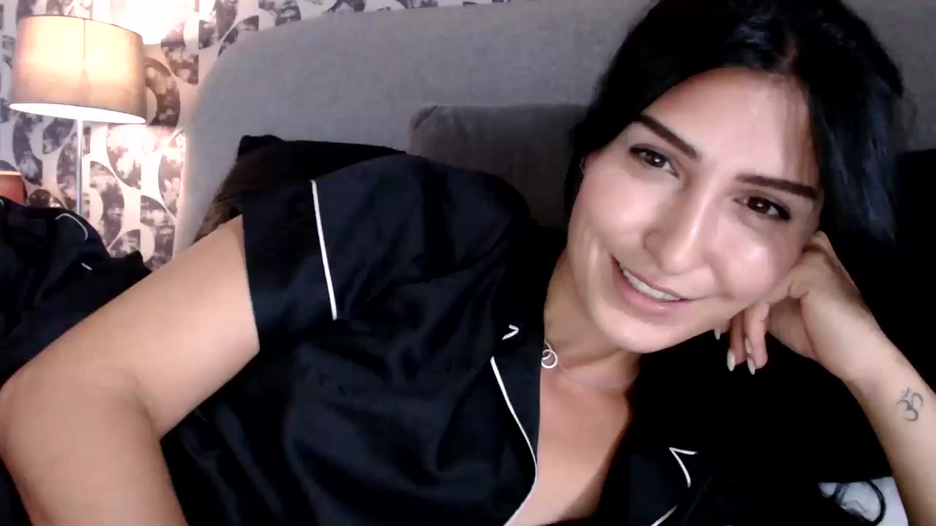 Gallery image thumbnail from Leyla2's myfreecams stream on, 09/23/2024, 10:49 image 4 of 20