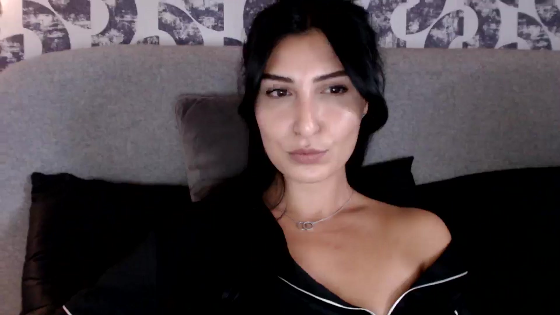 Gallery image thumbnail from Leyla2's myfreecams stream on, 09/23/2024, 10:49 image 14 of 20