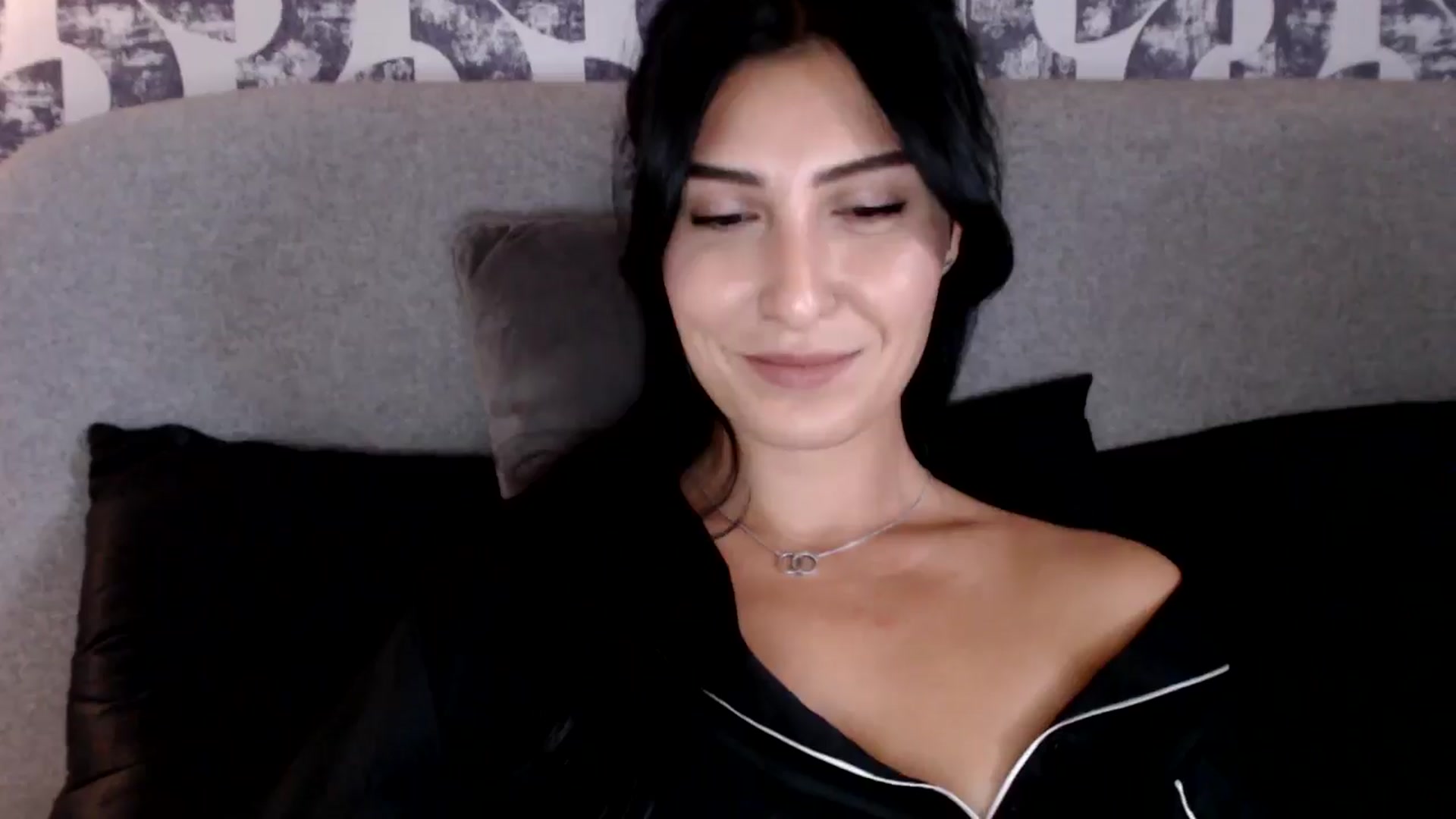 Gallery image thumbnail from Leyla2's myfreecams stream on, 09/23/2024, 10:49 image 11 of 20