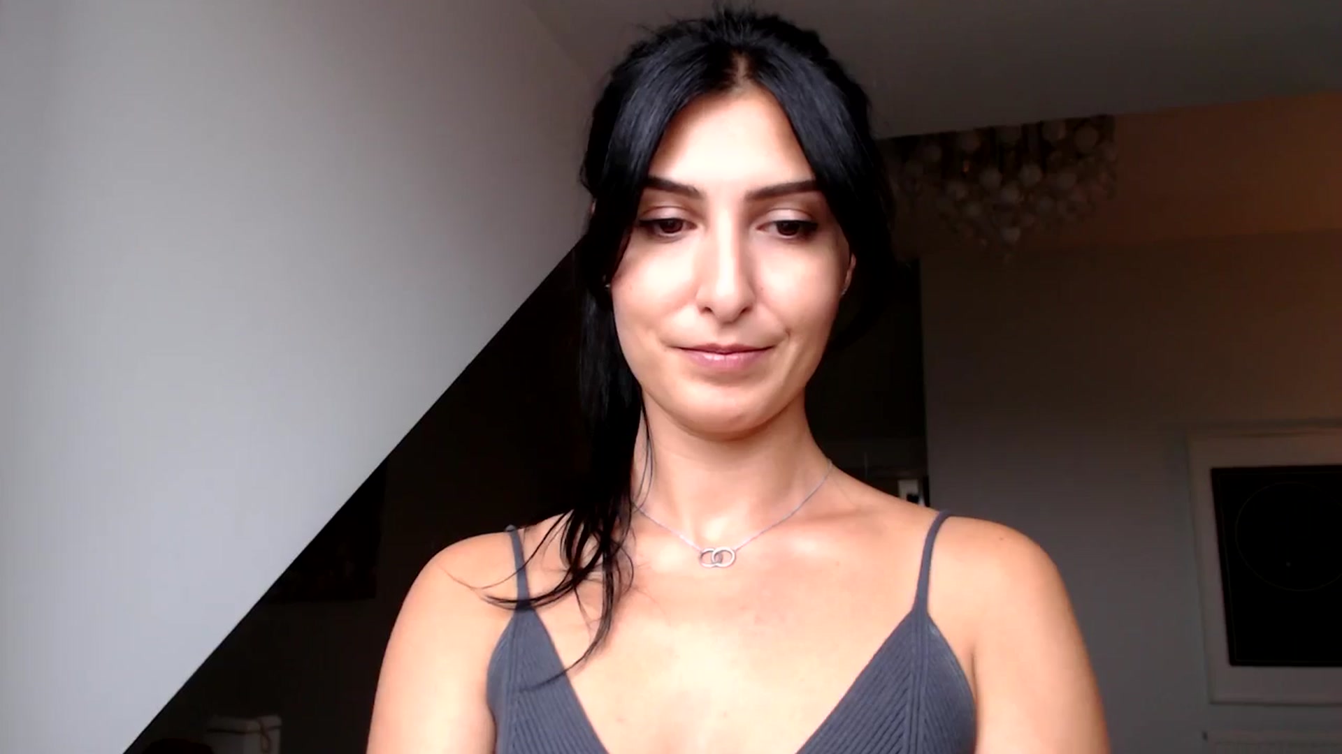 Gallery image thumbnail from Leyla2's myfreecams stream on, 09/23/2024, 12:49 image 15 of 20