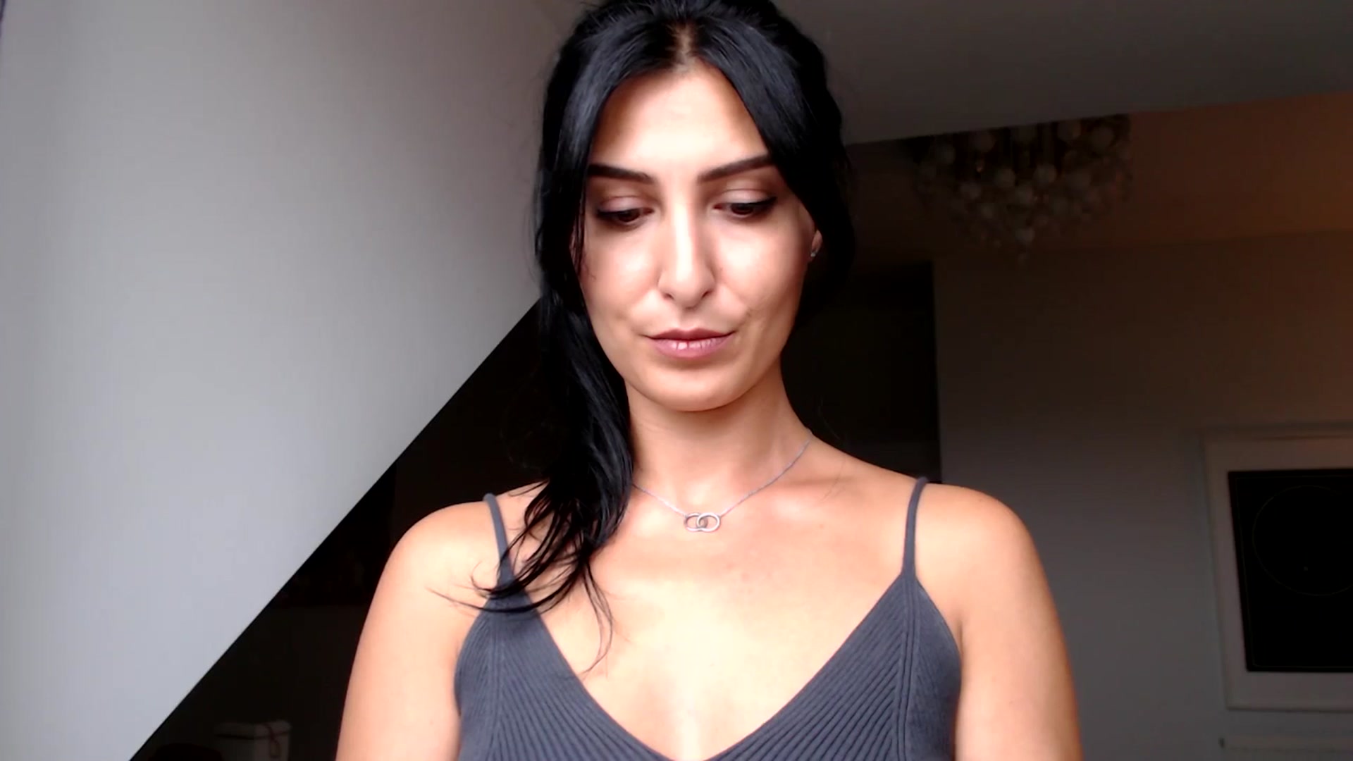 Gallery image thumbnail from Leyla2's myfreecams stream on, 09/23/2024, 12:49 image 14 of 20
