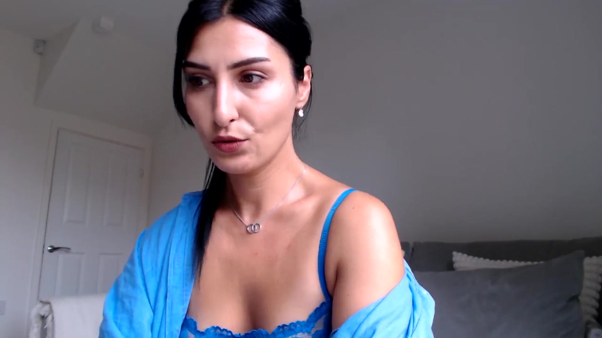 Gallery image thumbnail from Leyla2's myfreecams stream on, 09/25/2024, 12:59 image 4 of 20