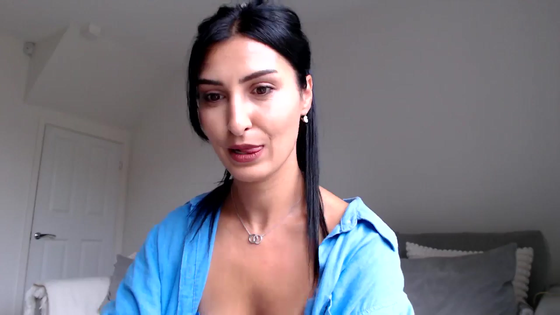 Gallery image thumbnail from Leyla2's myfreecams stream on, 09/25/2024, 12:59 image 9 of 20