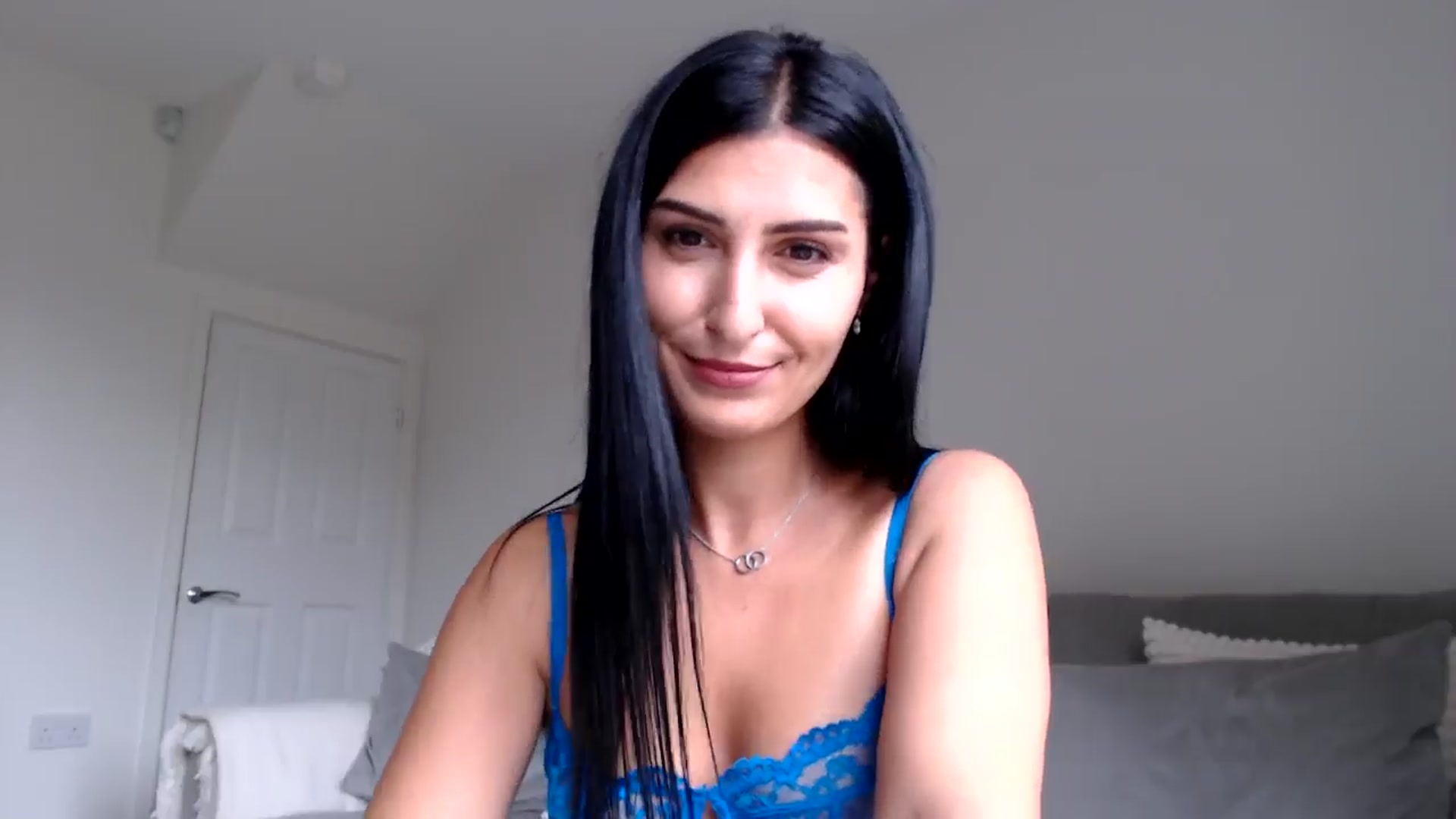 Gallery image thumbnail from Leyla2's myfreecams stream on, 09/25/2024, 14:37 image 18 of 20