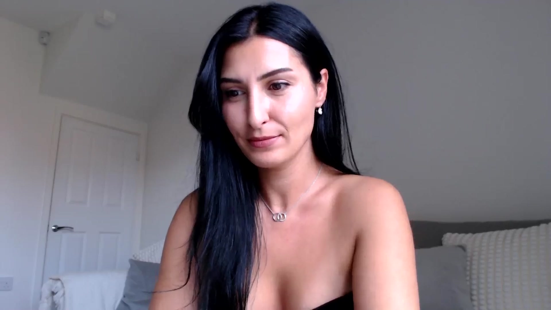 Gallery image thumbnail from Leyla2's myfreecams stream on, 09/26/2024, 12:57 image 2 of 20