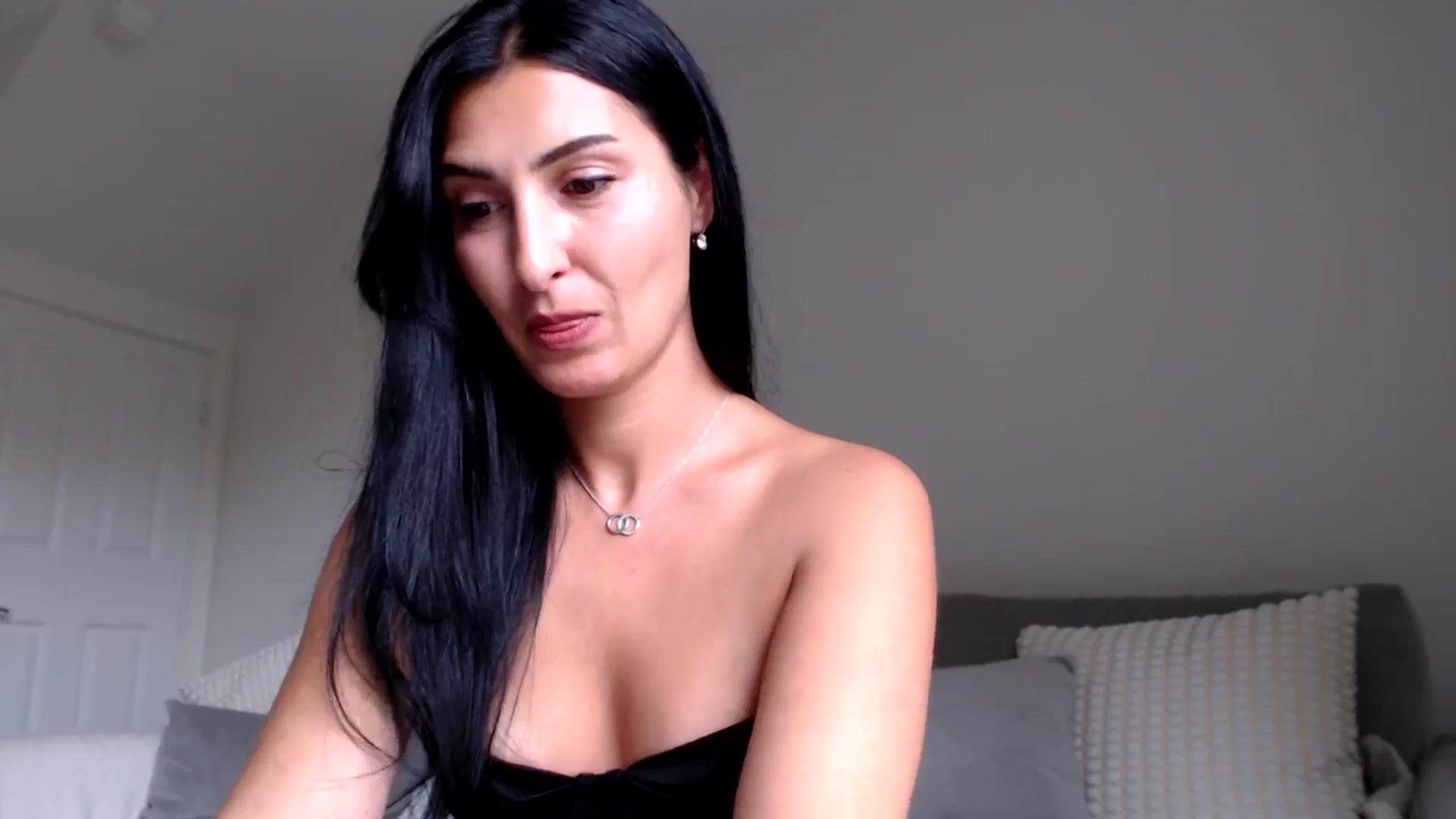 Gallery image thumbnail from Leyla2's myfreecams stream on, 09/26/2024, 12:57 image 11 of 20