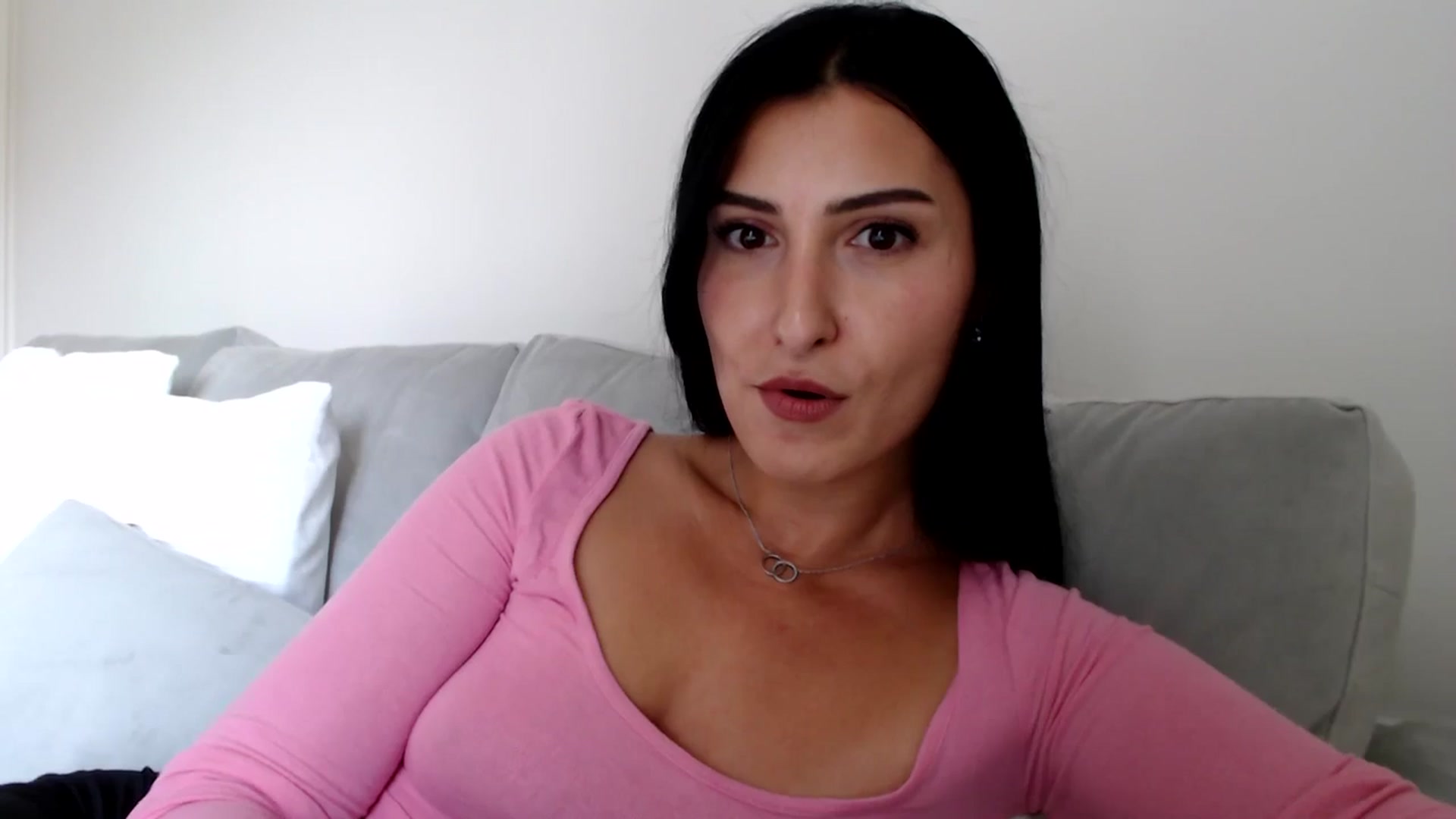 Gallery image thumbnail from Leyla2's myfreecams stream on, 09/26/2024, 14:15 image 8 of 20