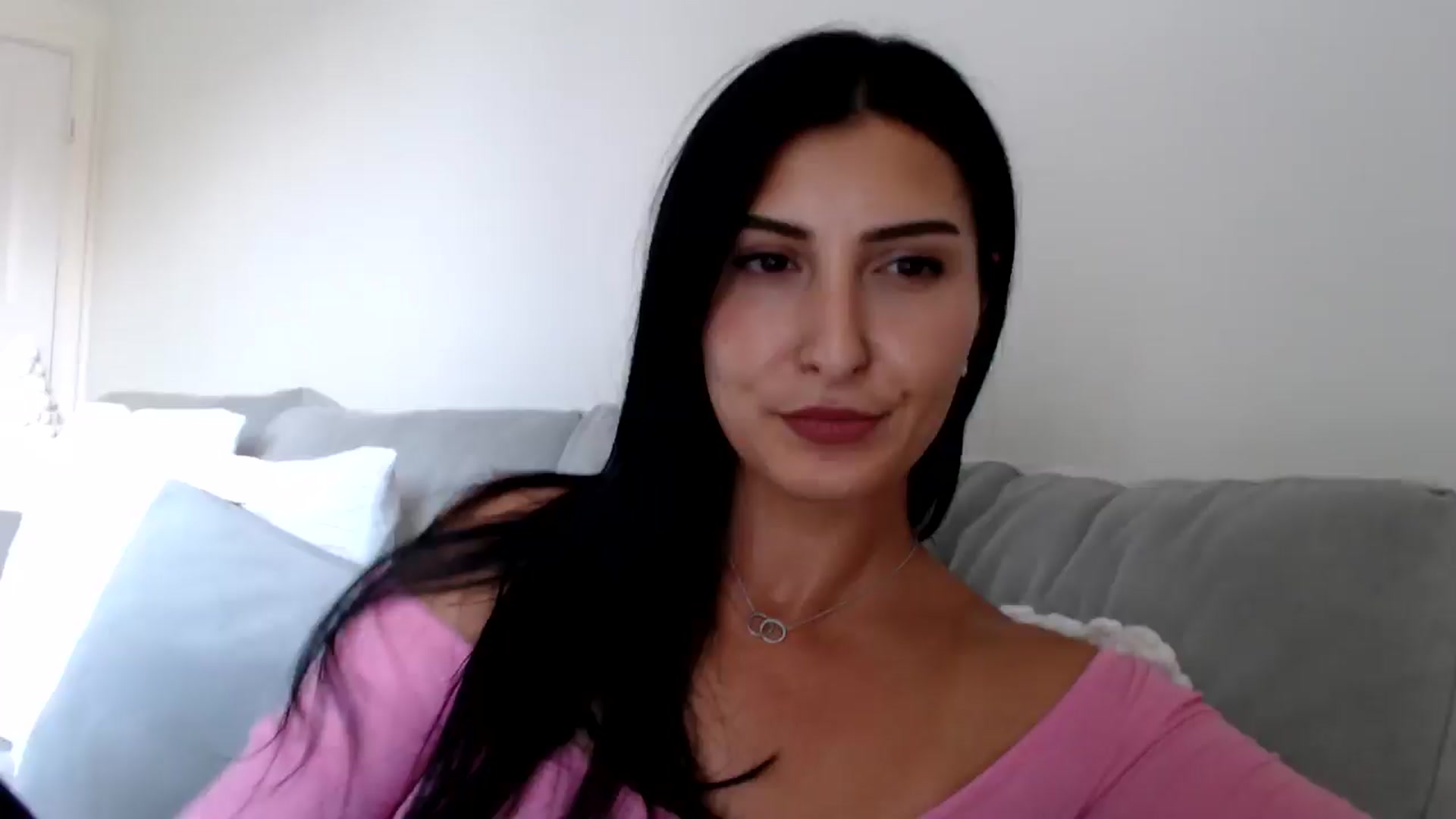 Gallery image thumbnail from Leyla2's myfreecams stream on, 09/26/2024, 14:15 image 18 of 20