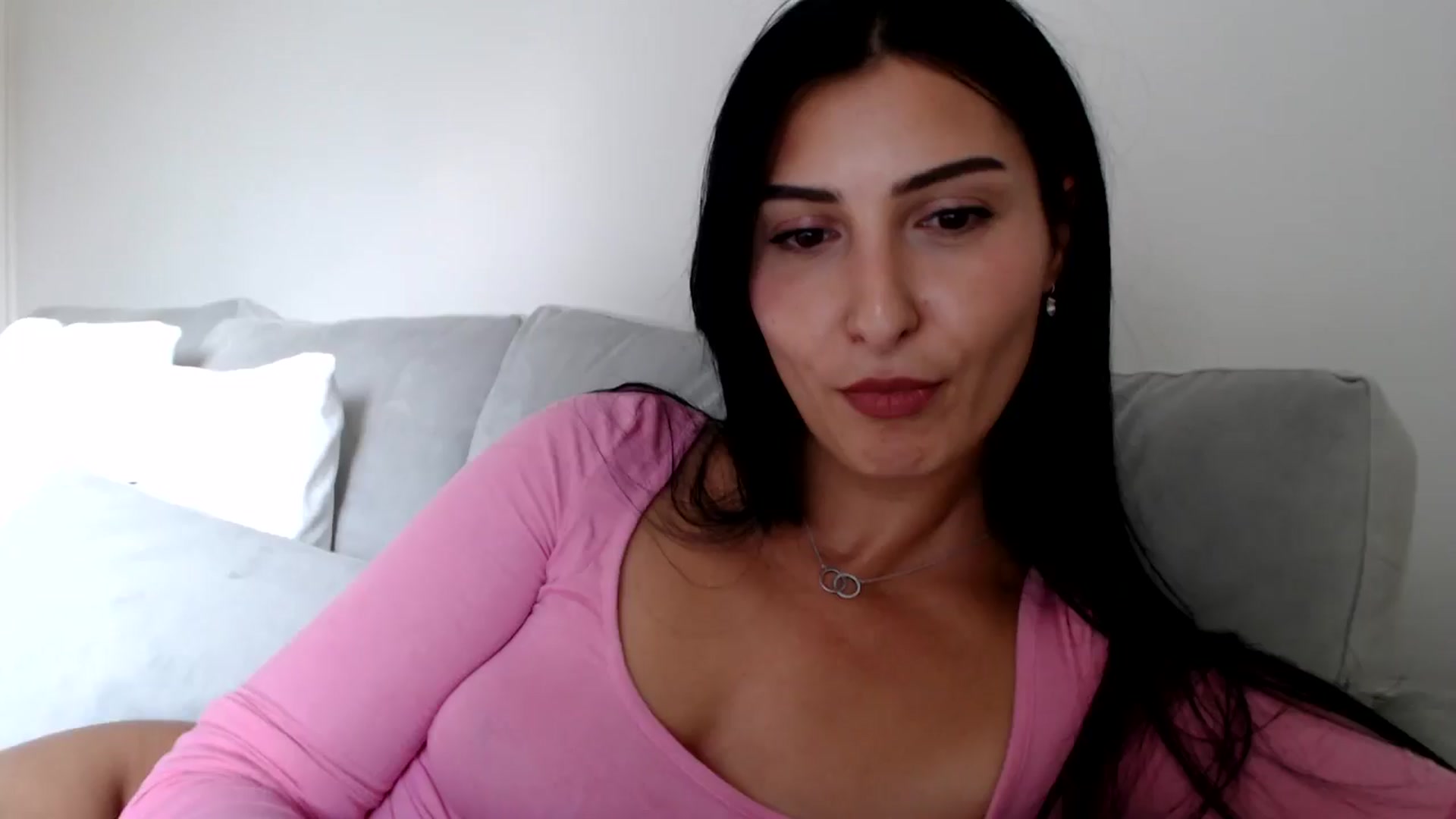 Gallery image thumbnail from Leyla2's myfreecams stream on, 09/26/2024, 14:15 image 1 of 20