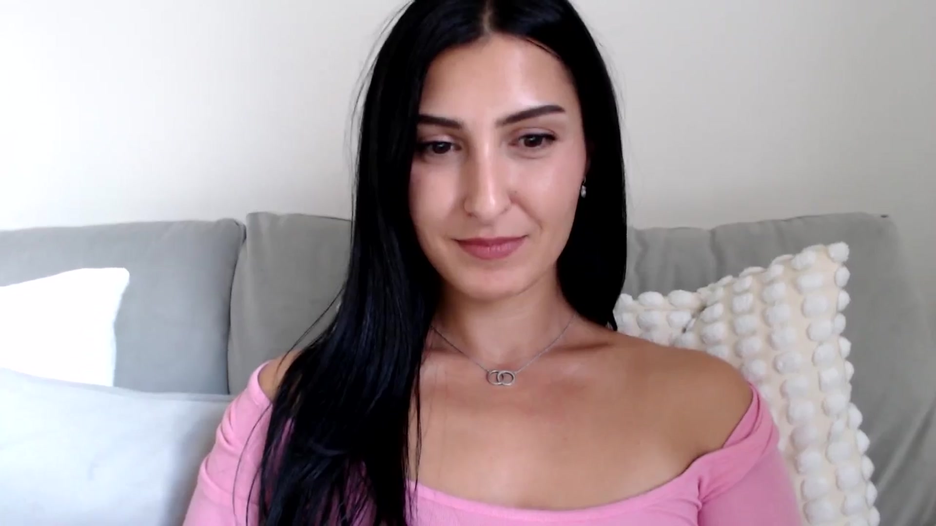 Gallery image thumbnail from Leyla2's myfreecams stream on, 09/26/2024, 14:15 image 14 of 20
