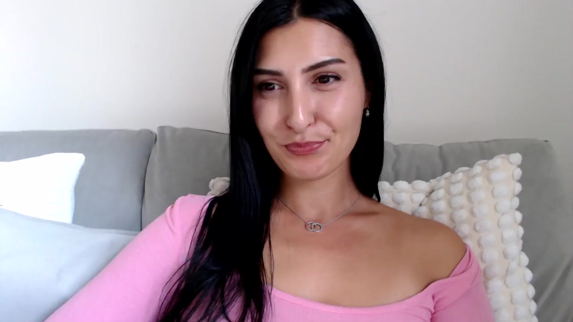 Gallery image thumbnail from Leyla2's myfreecams stream on, 09/26/2024, 14:15 image 17 of 20