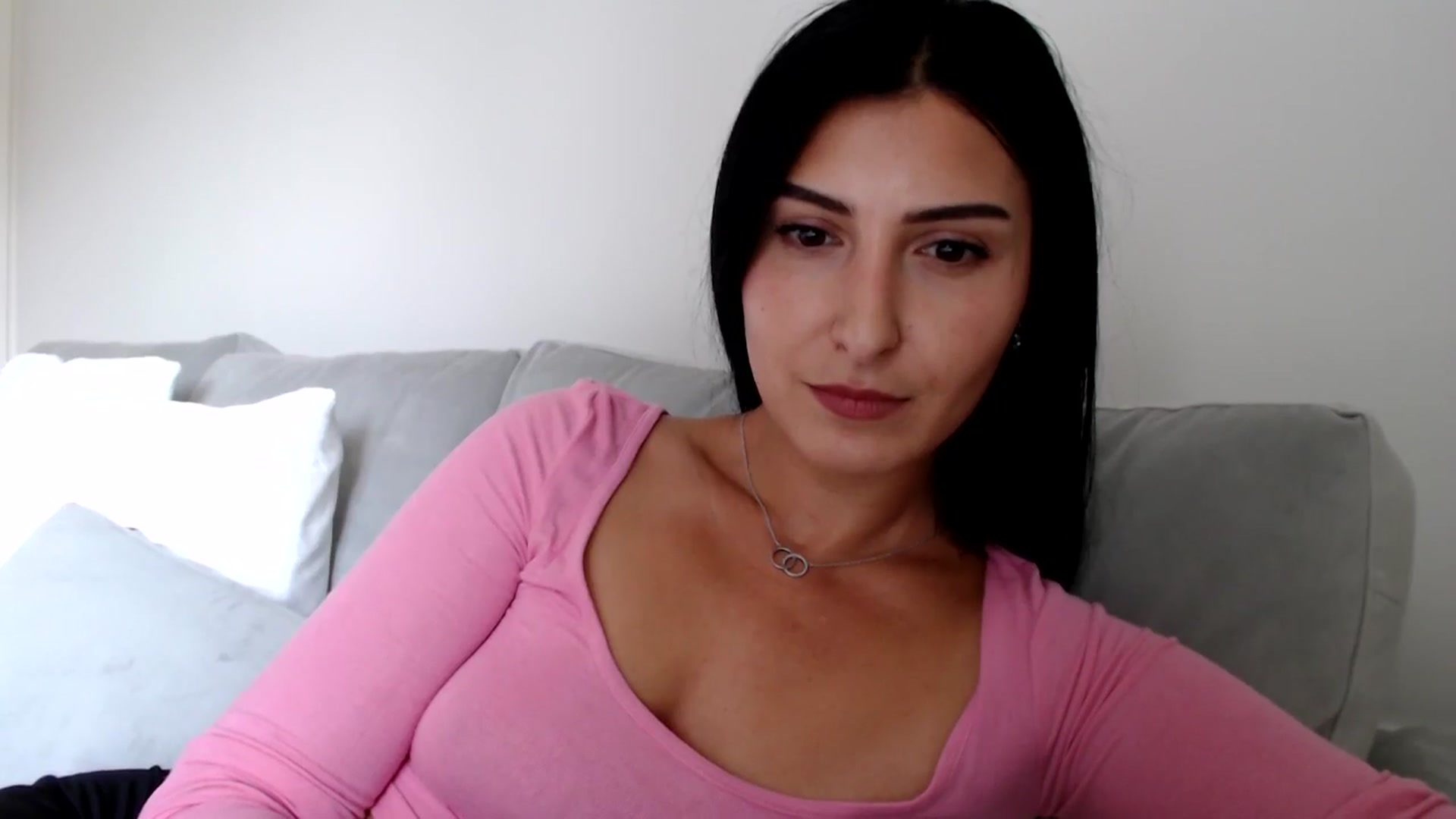 Gallery image thumbnail from Leyla2's myfreecams stream on, 09/26/2024, 14:15 image 6 of 20