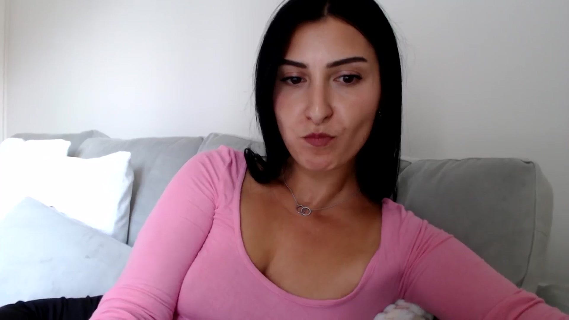 Gallery image thumbnail from Leyla2's myfreecams stream on, 09/26/2024, 14:15 image 4 of 20