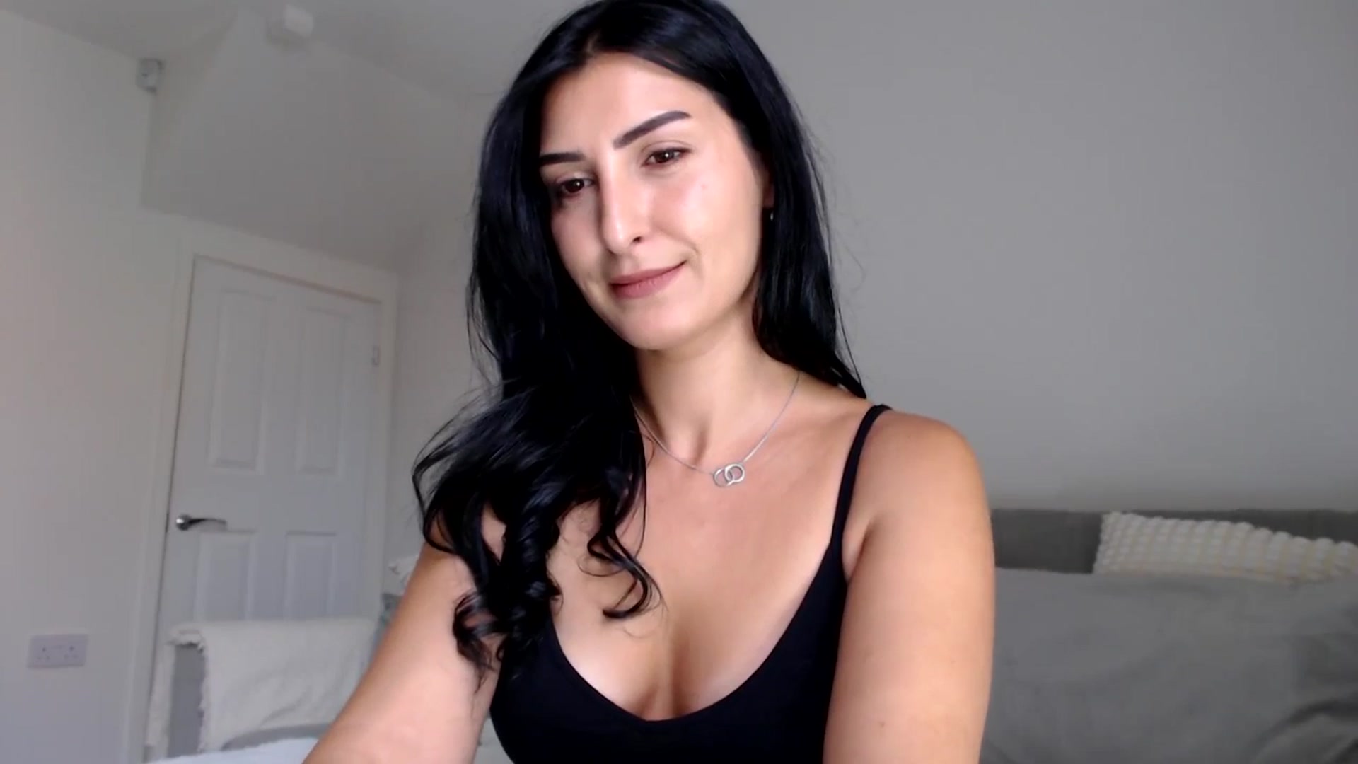 Gallery image thumbnail from Leyla2's myfreecams stream on, 10/03/2024, 10:13 image 11 of 20