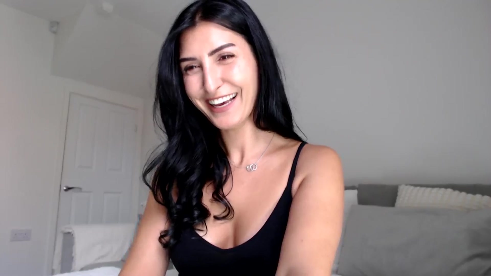 Gallery image thumbnail from Leyla2's myfreecams stream on, 10/03/2024, 10:13 image 10 of 20